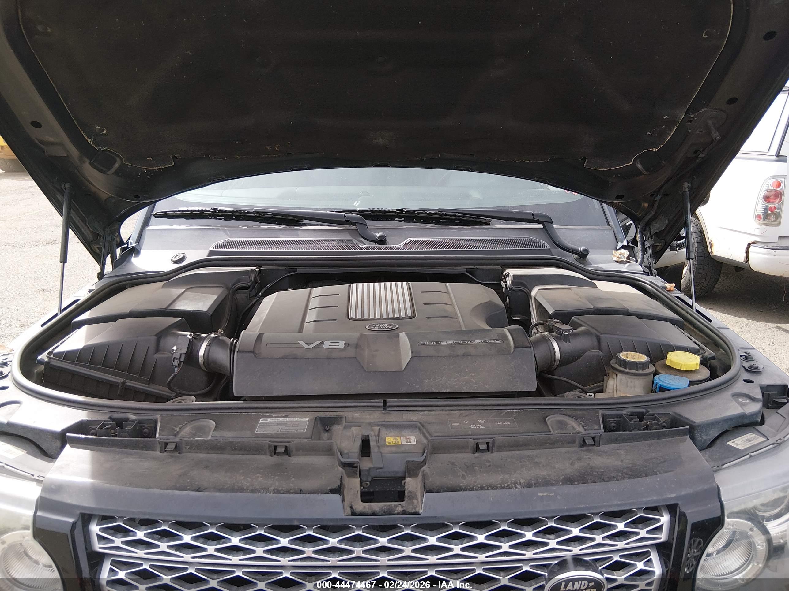 LAND ROVER image 10