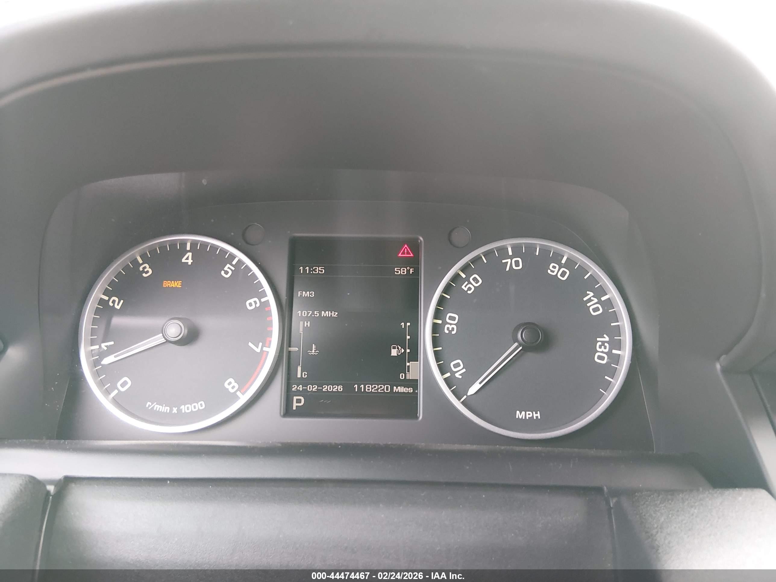 LAND ROVER image 7