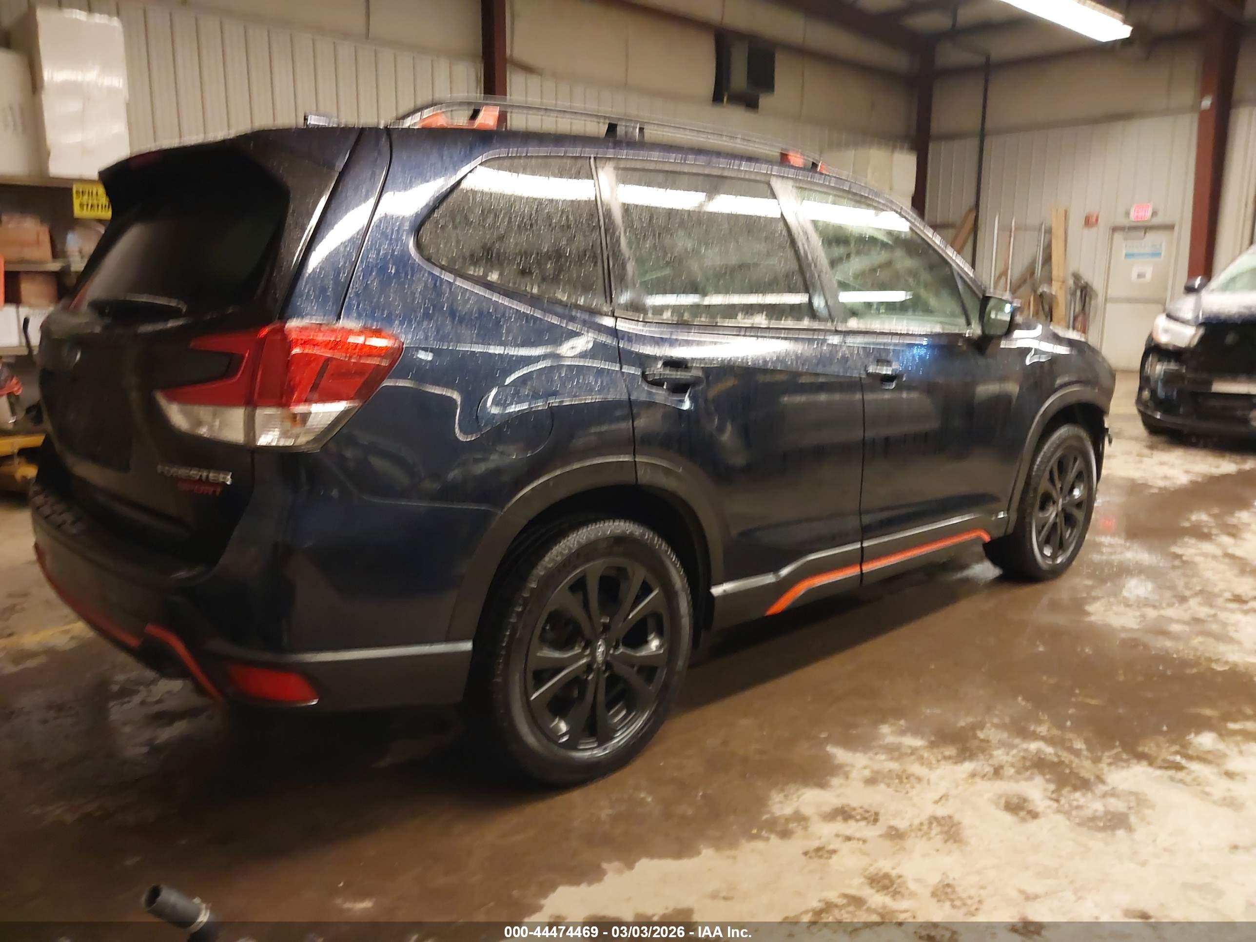 SUBARU FORESTER image 4