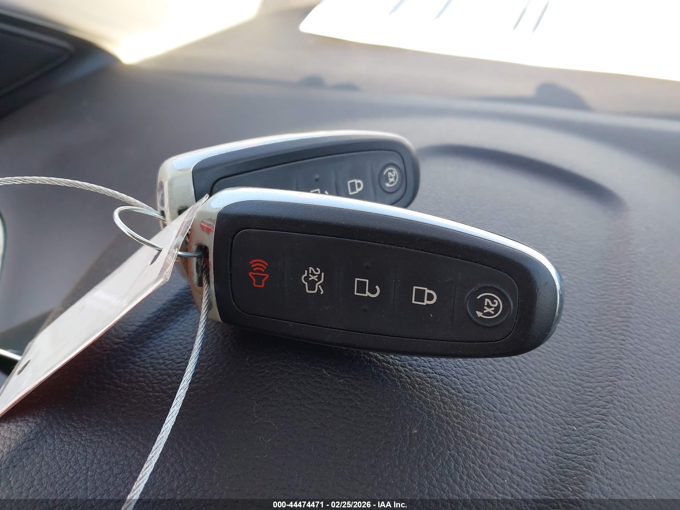 FORD ESCAPE image 11