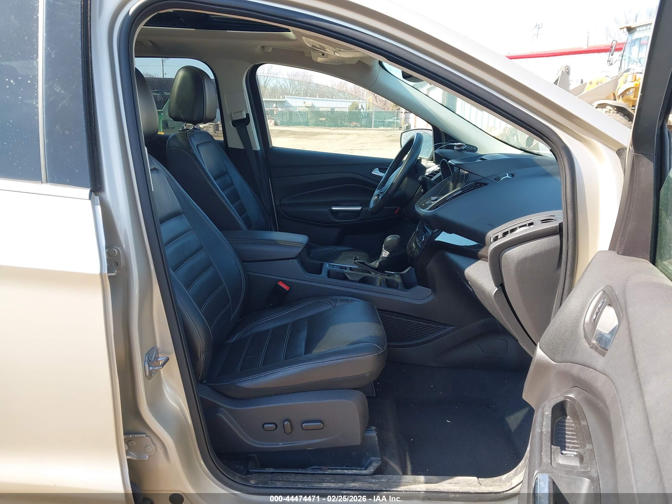 FORD ESCAPE image 5