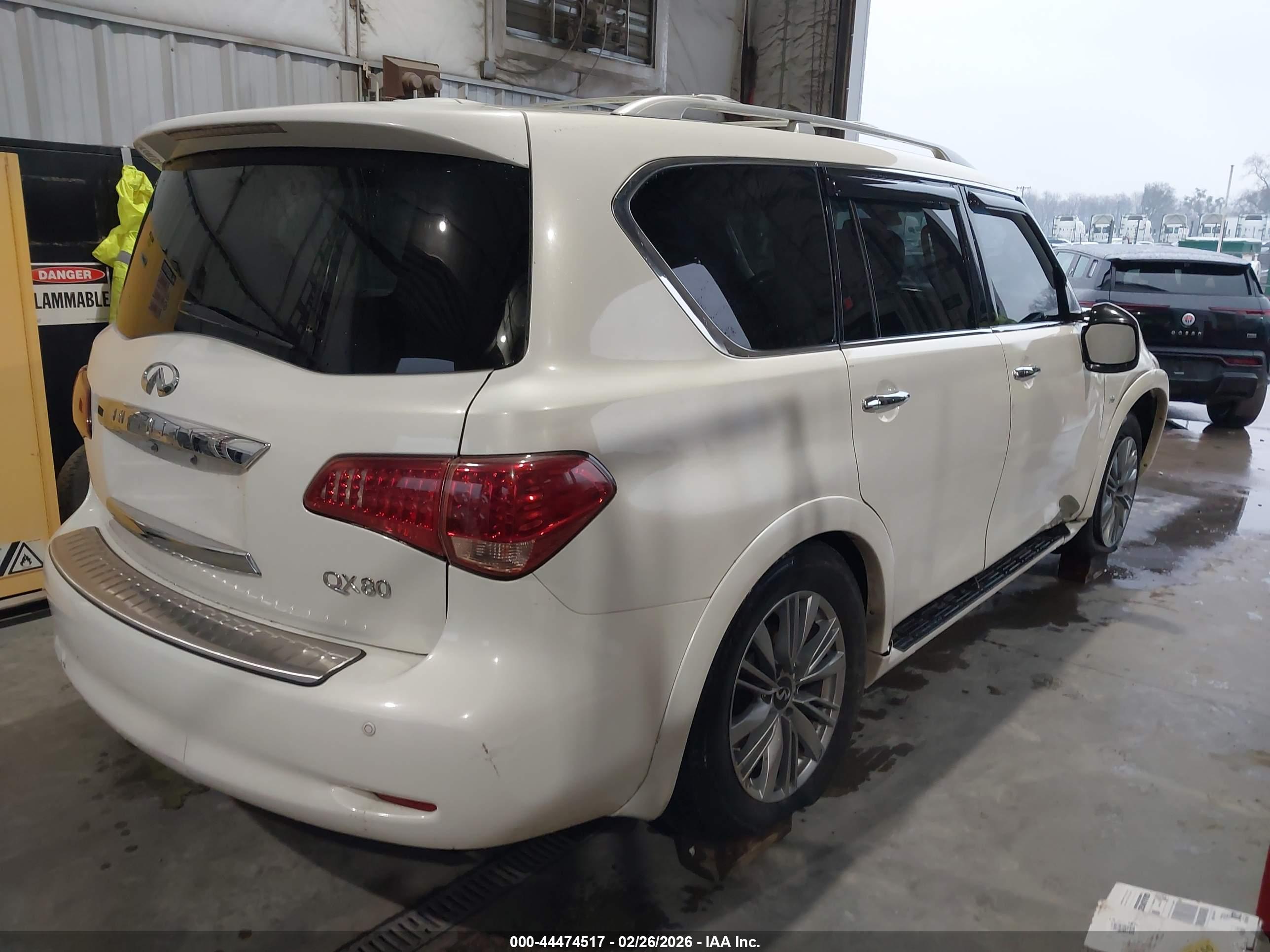 INFINITI QX56 image 4