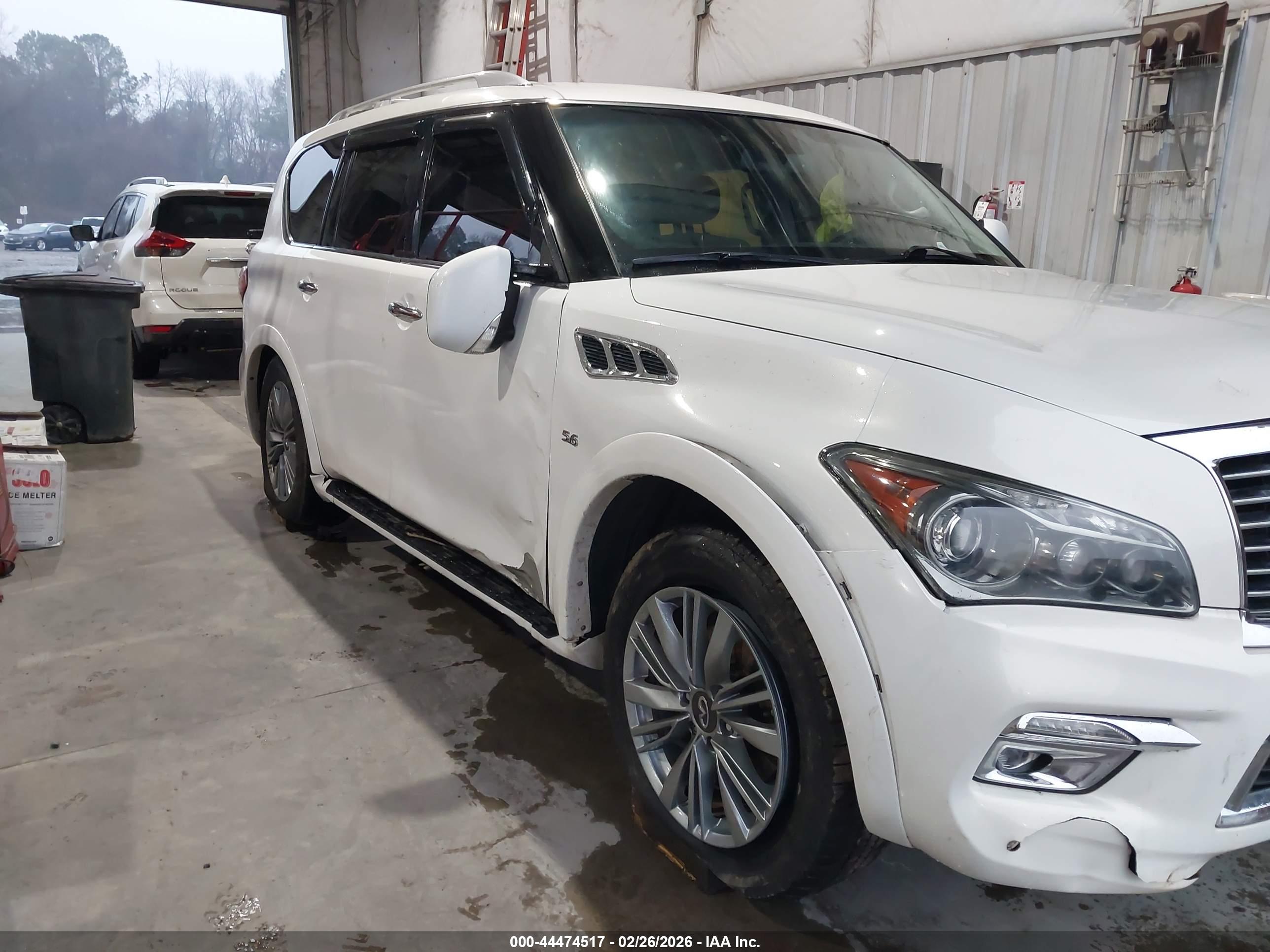 INFINITI QX56 image 6