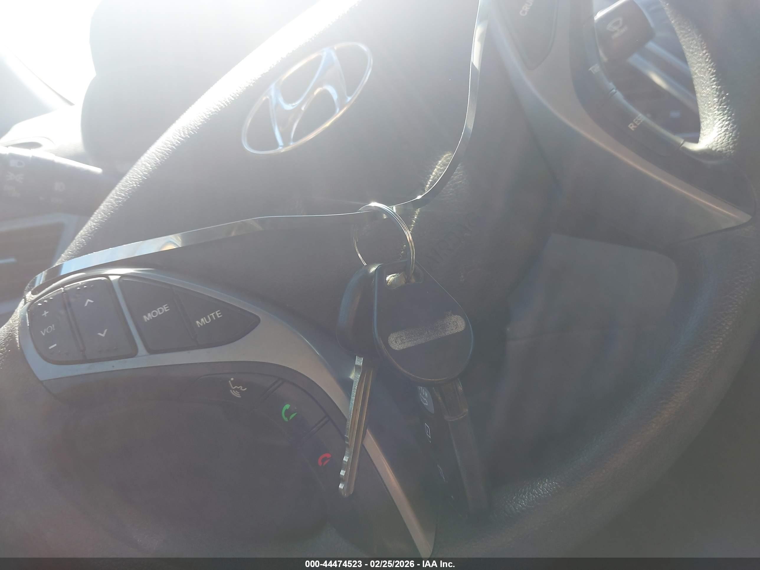 HYUNDAI ELANTRA image 11