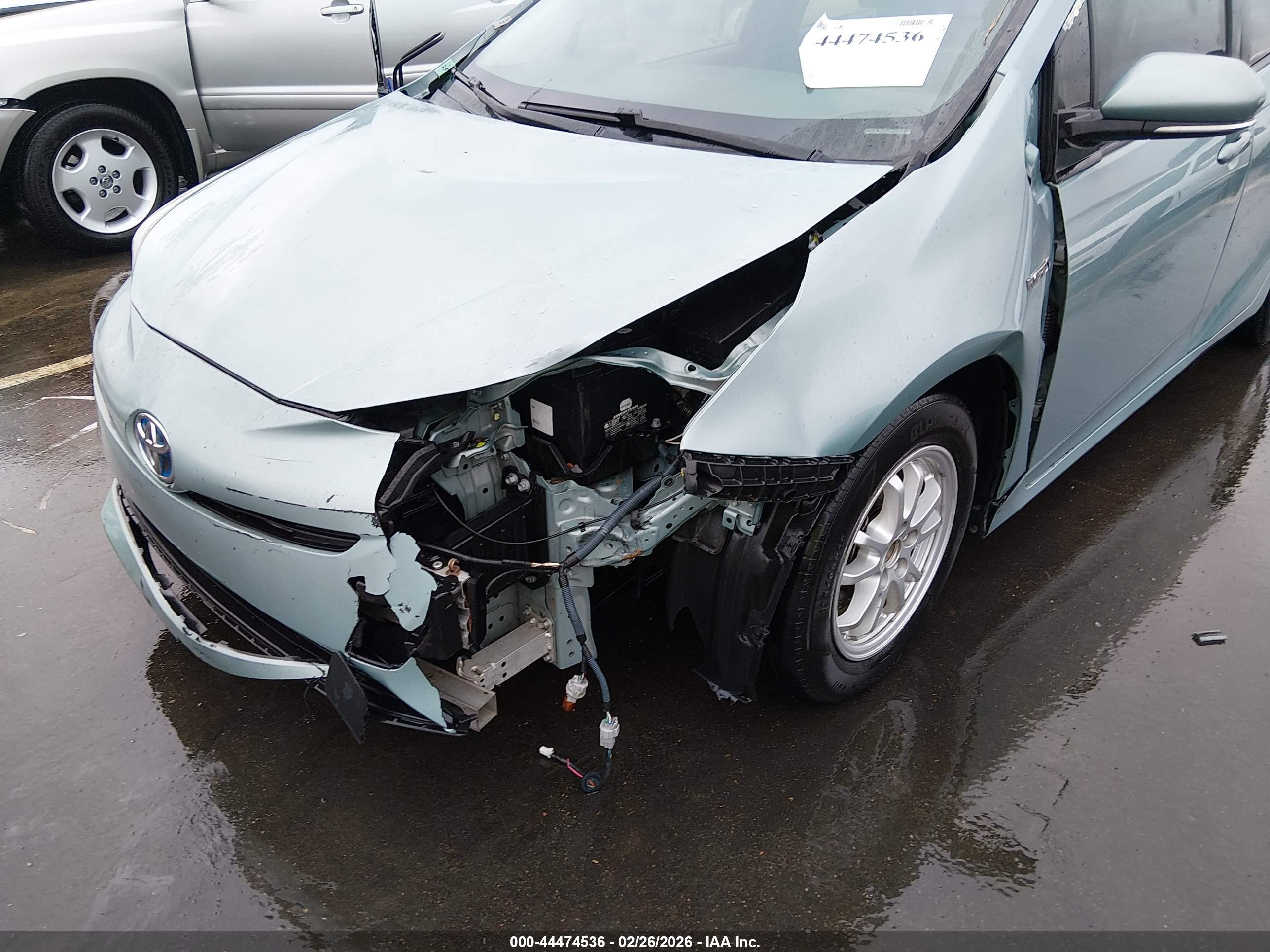 TOYOTA PRIUS image 6