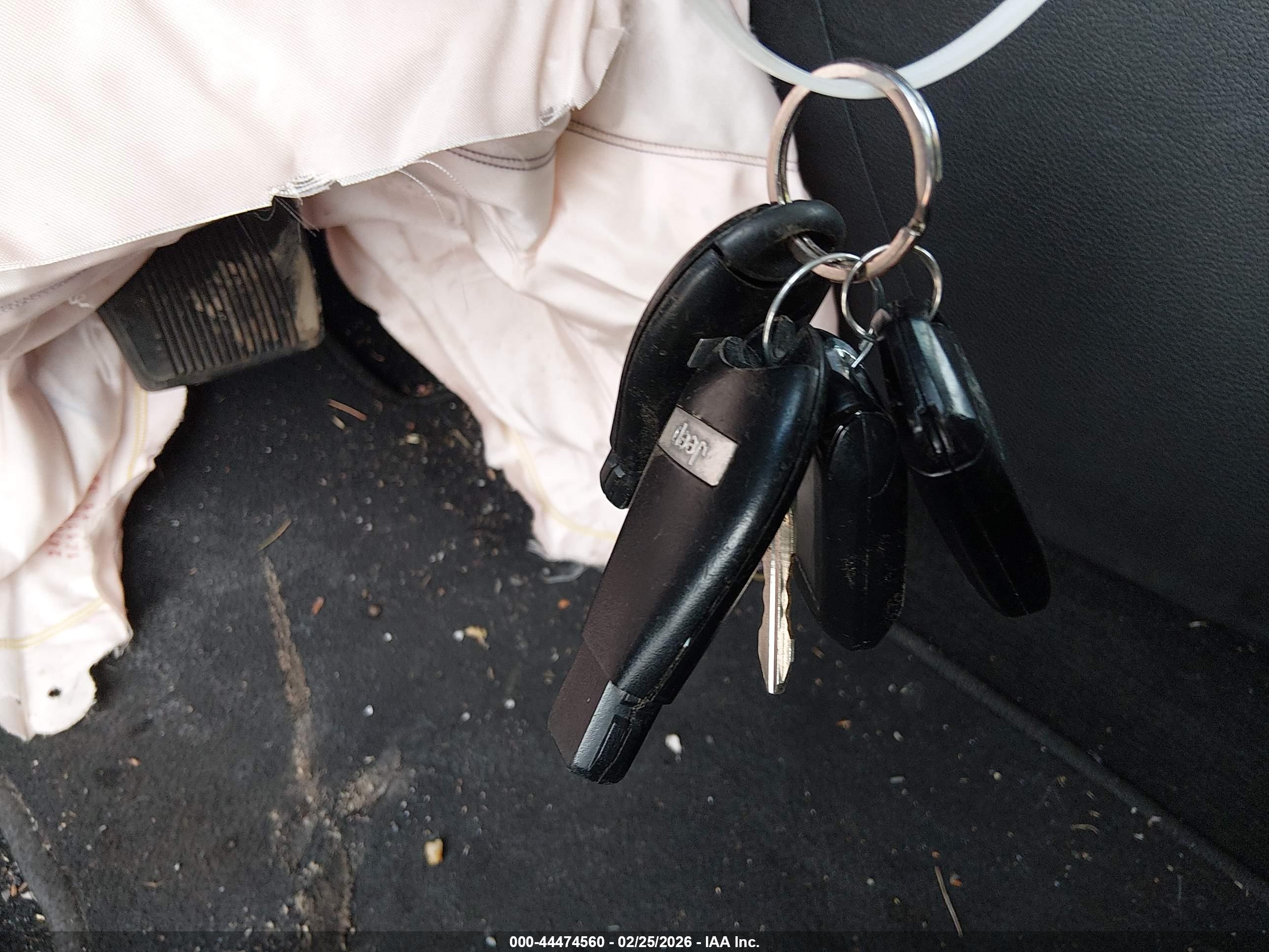 JEEP CHEROKEE image 11