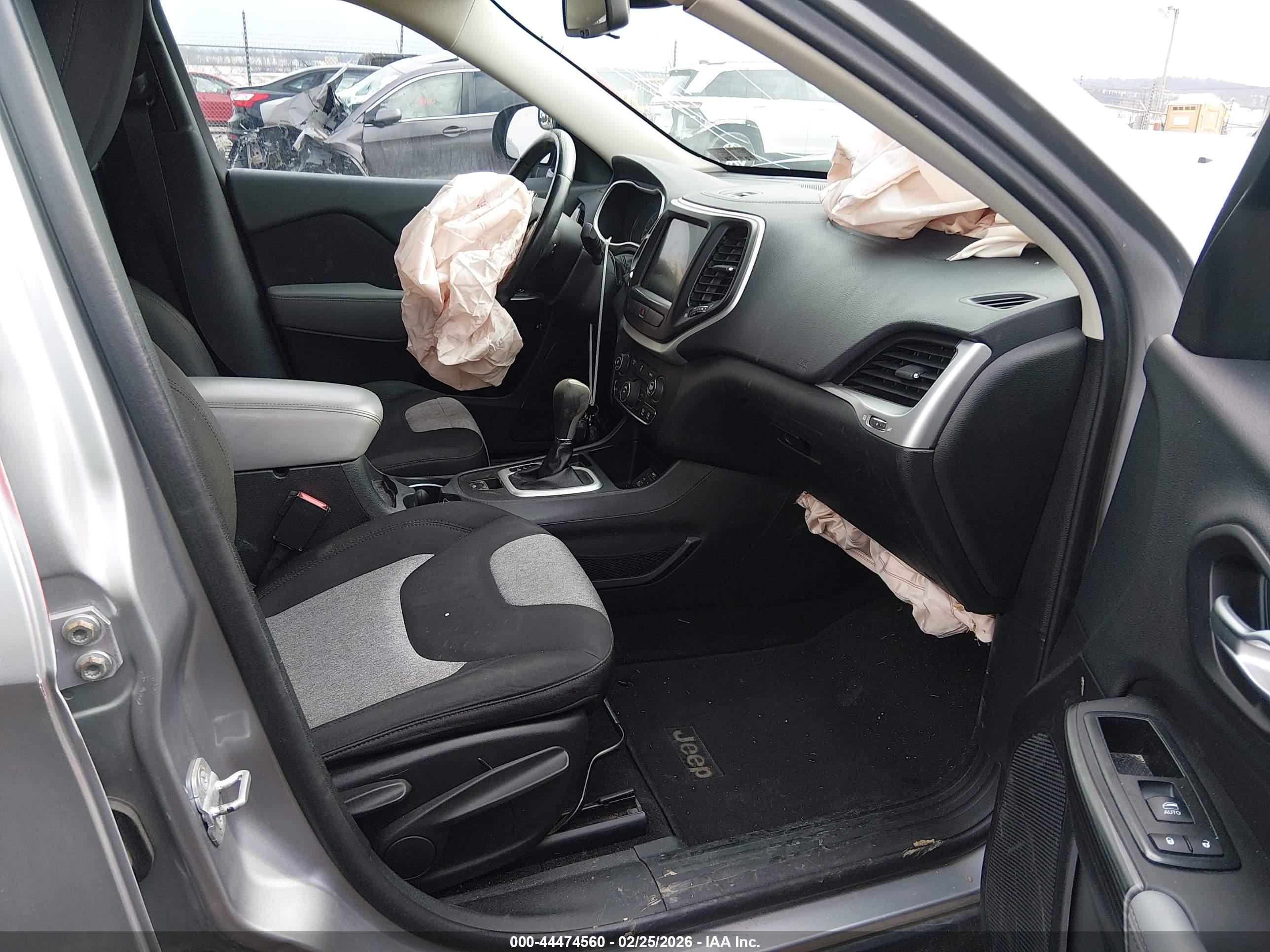 JEEP CHEROKEE image 5