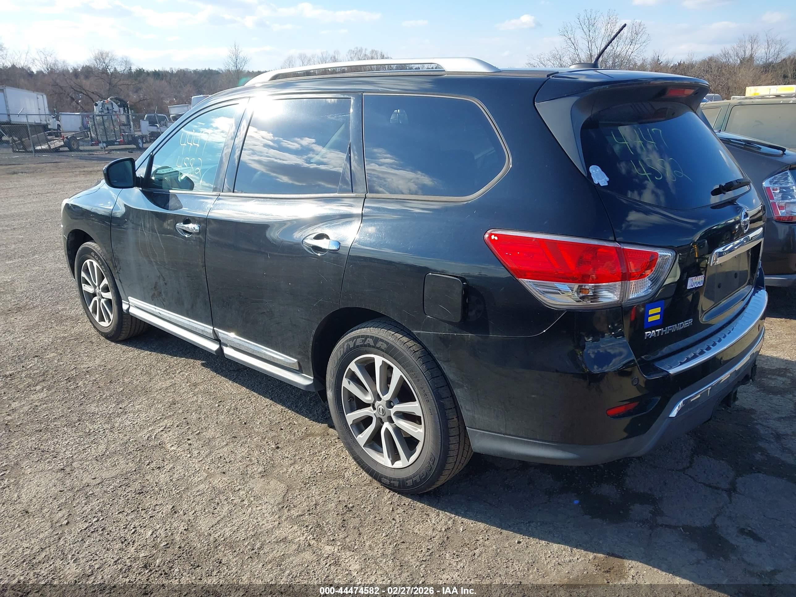 NISSAN PATHFINDER image 3