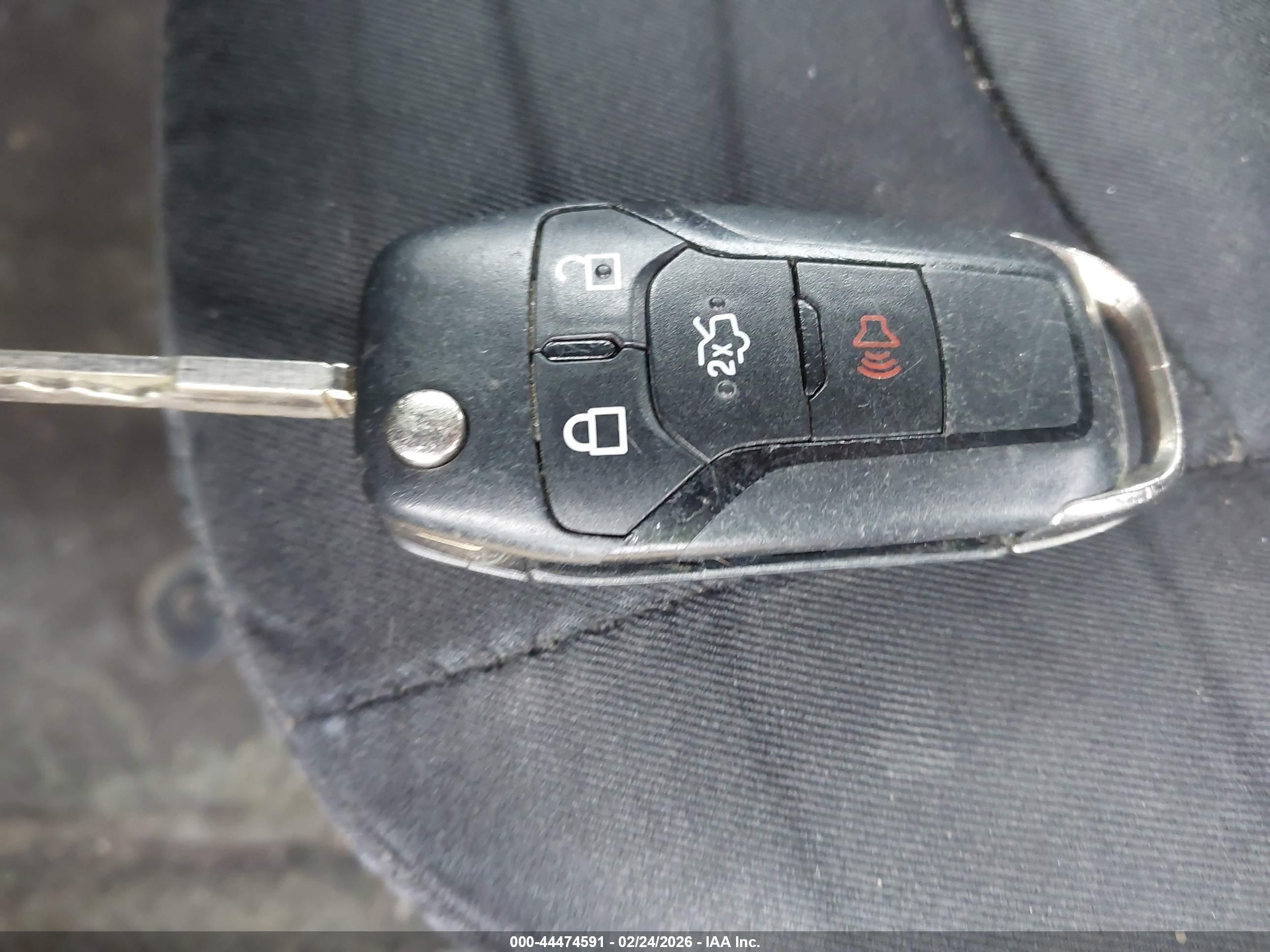 FORD FUSION image 11