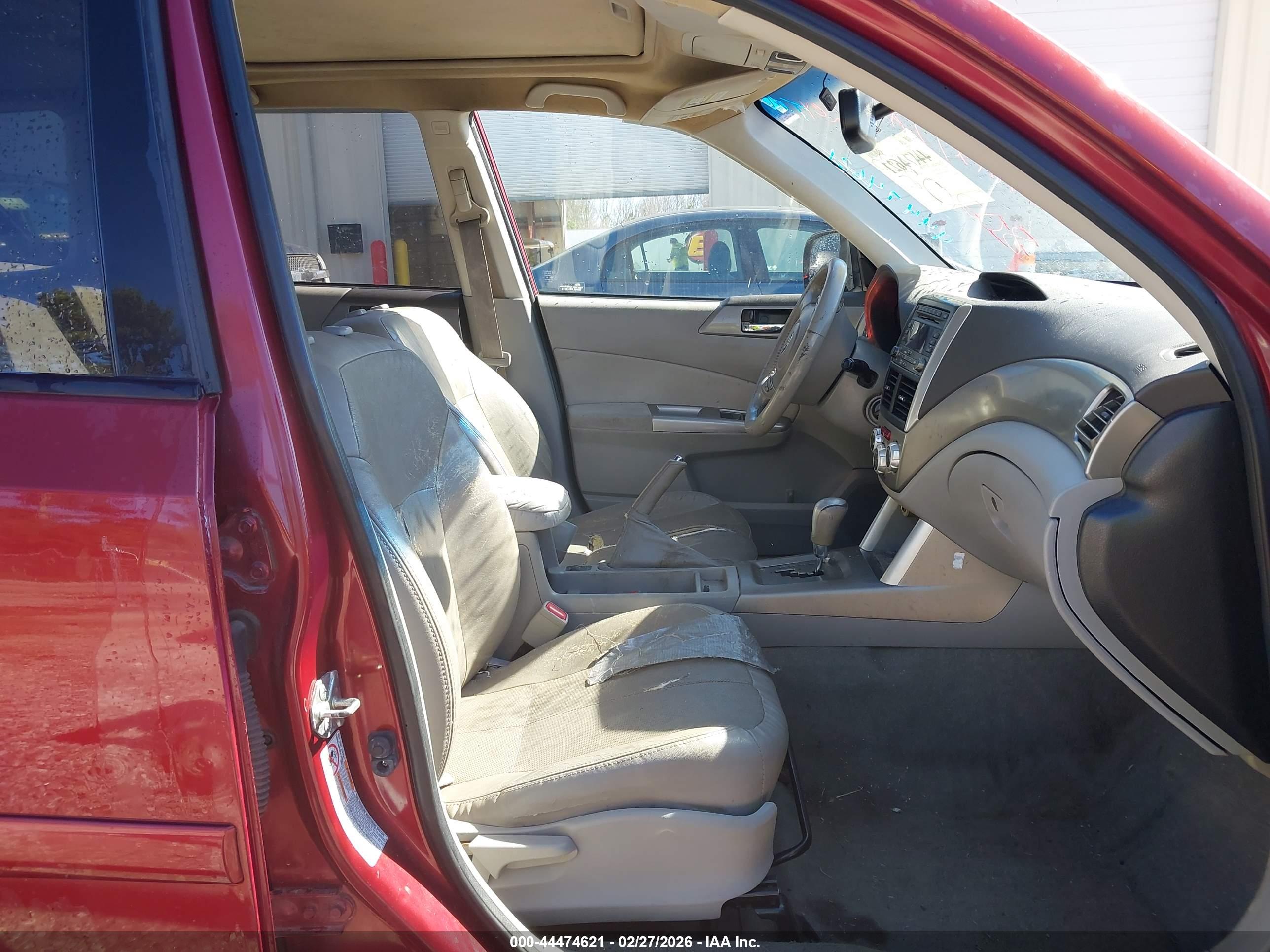 SUBARU FORESTER image 5