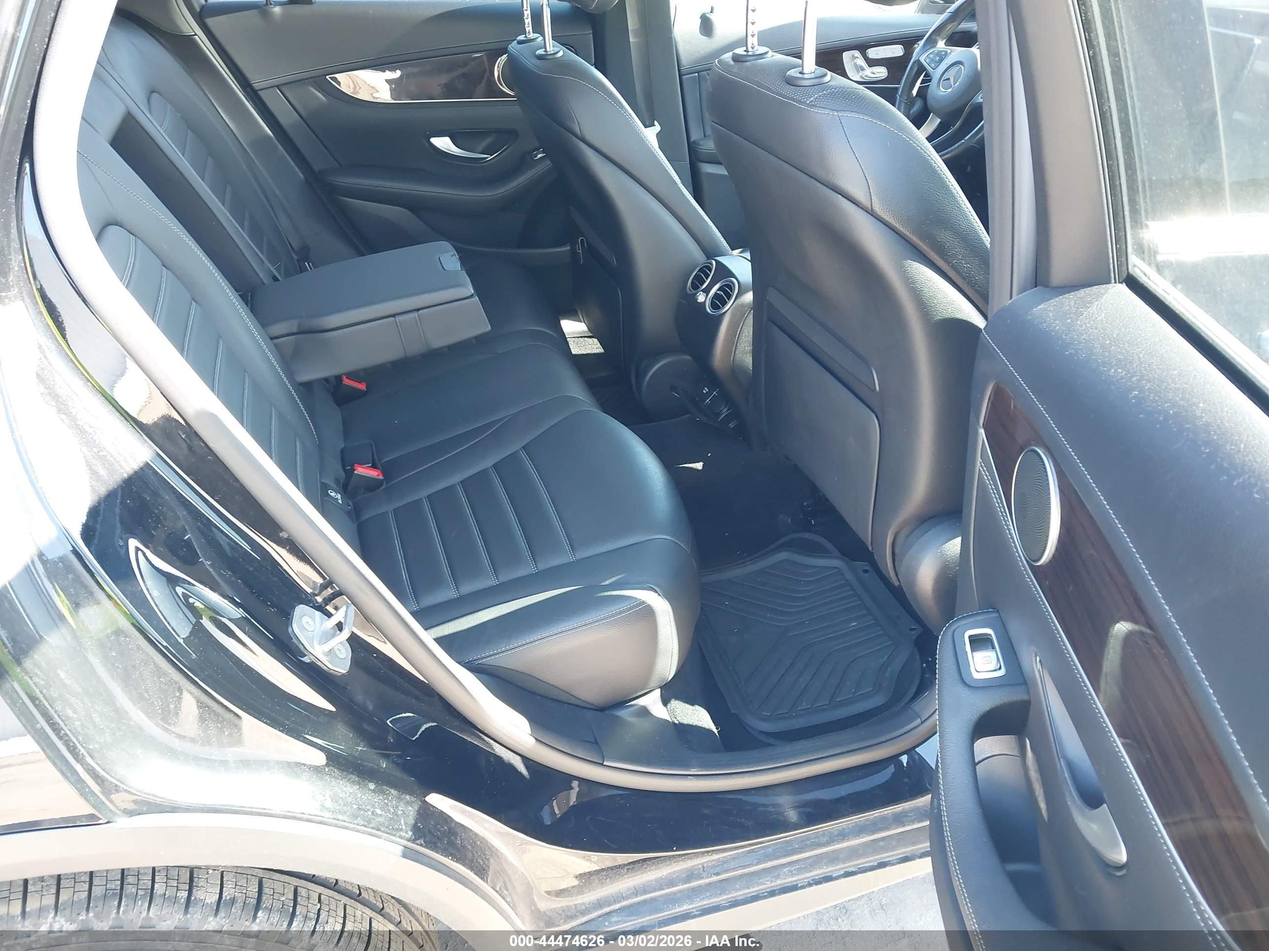 MERCEDES-BENZ GLC image 8