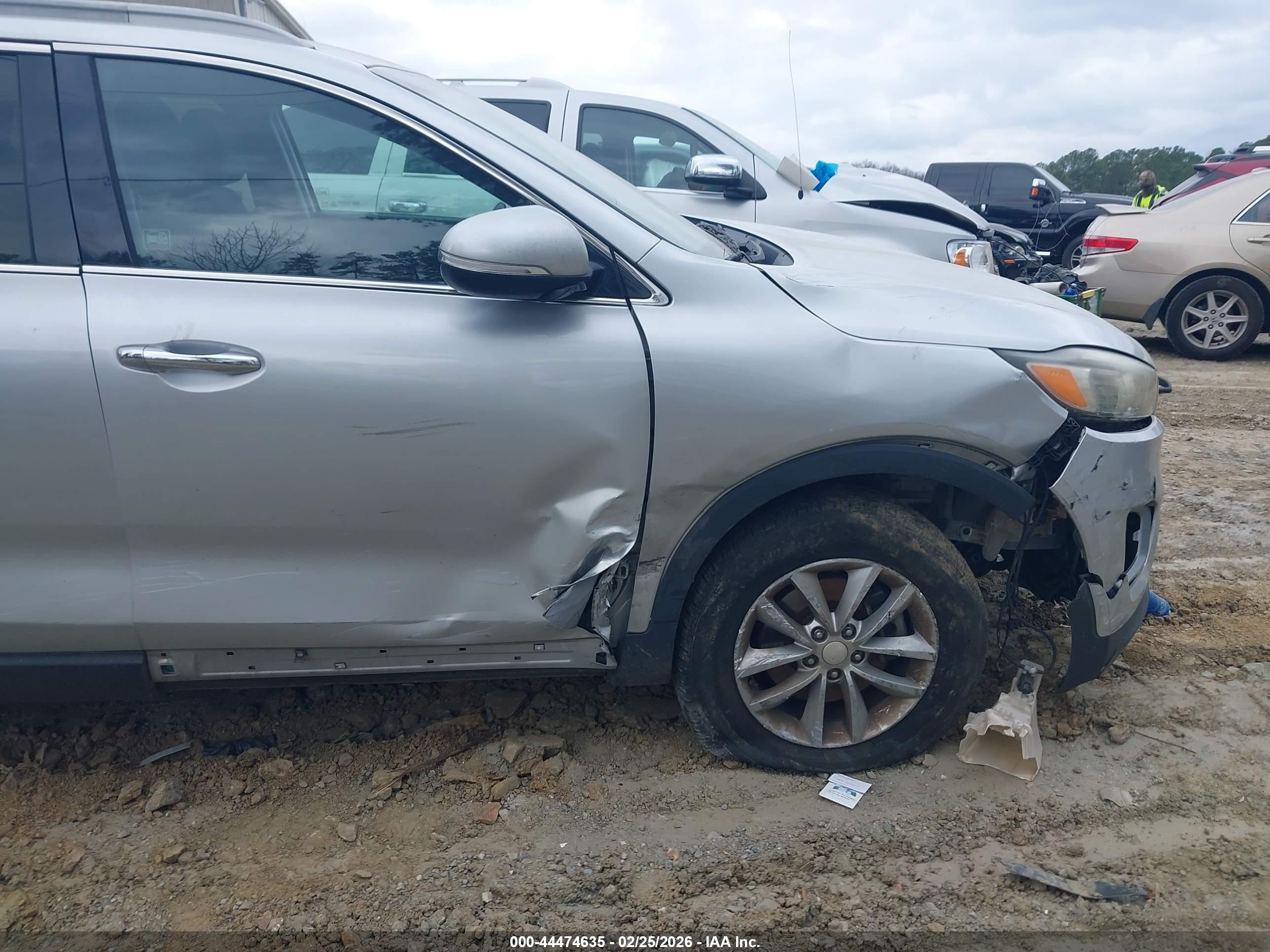 KIA SORENTO image 6
