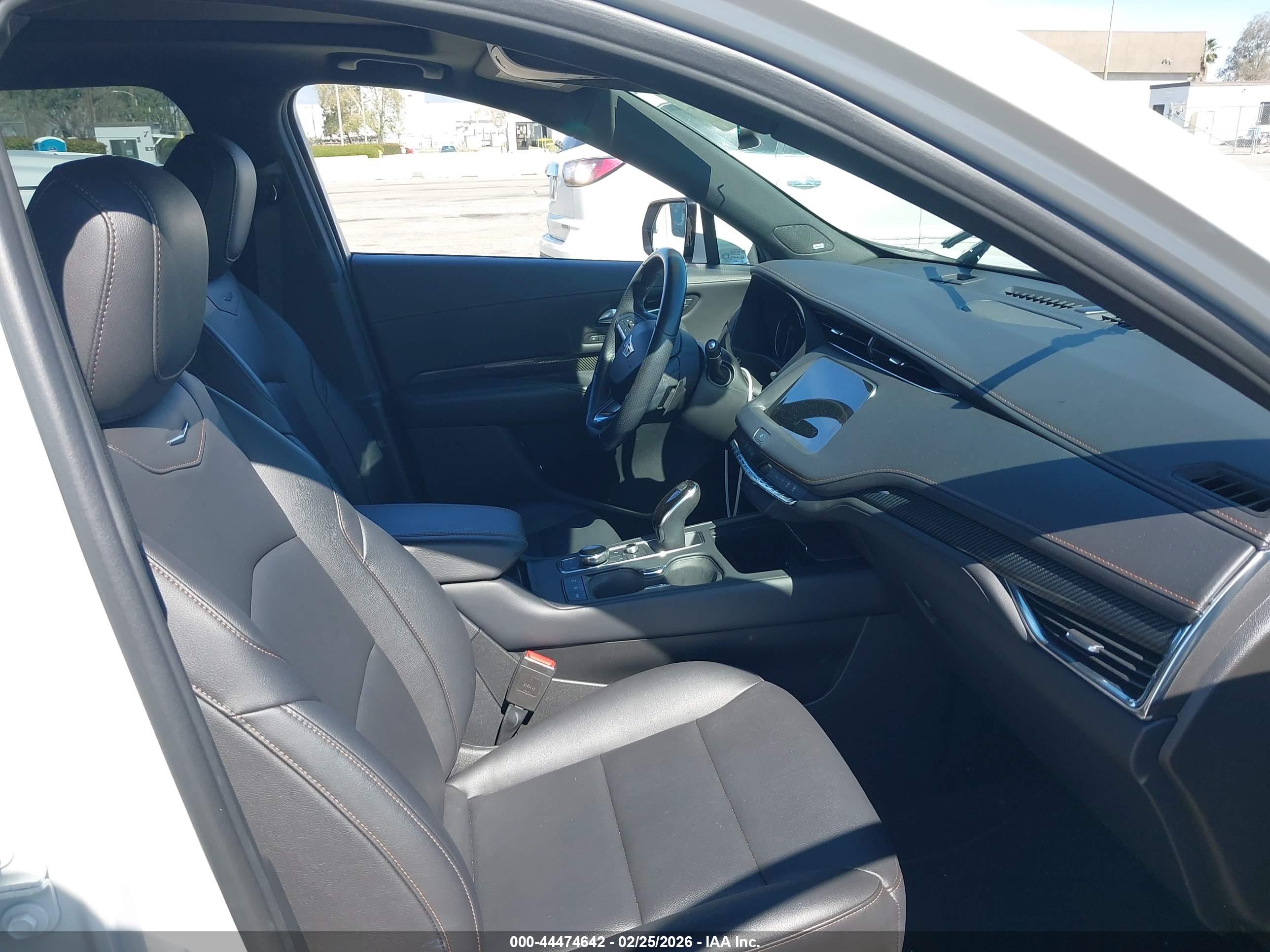 CADILLAC XT4 image 5