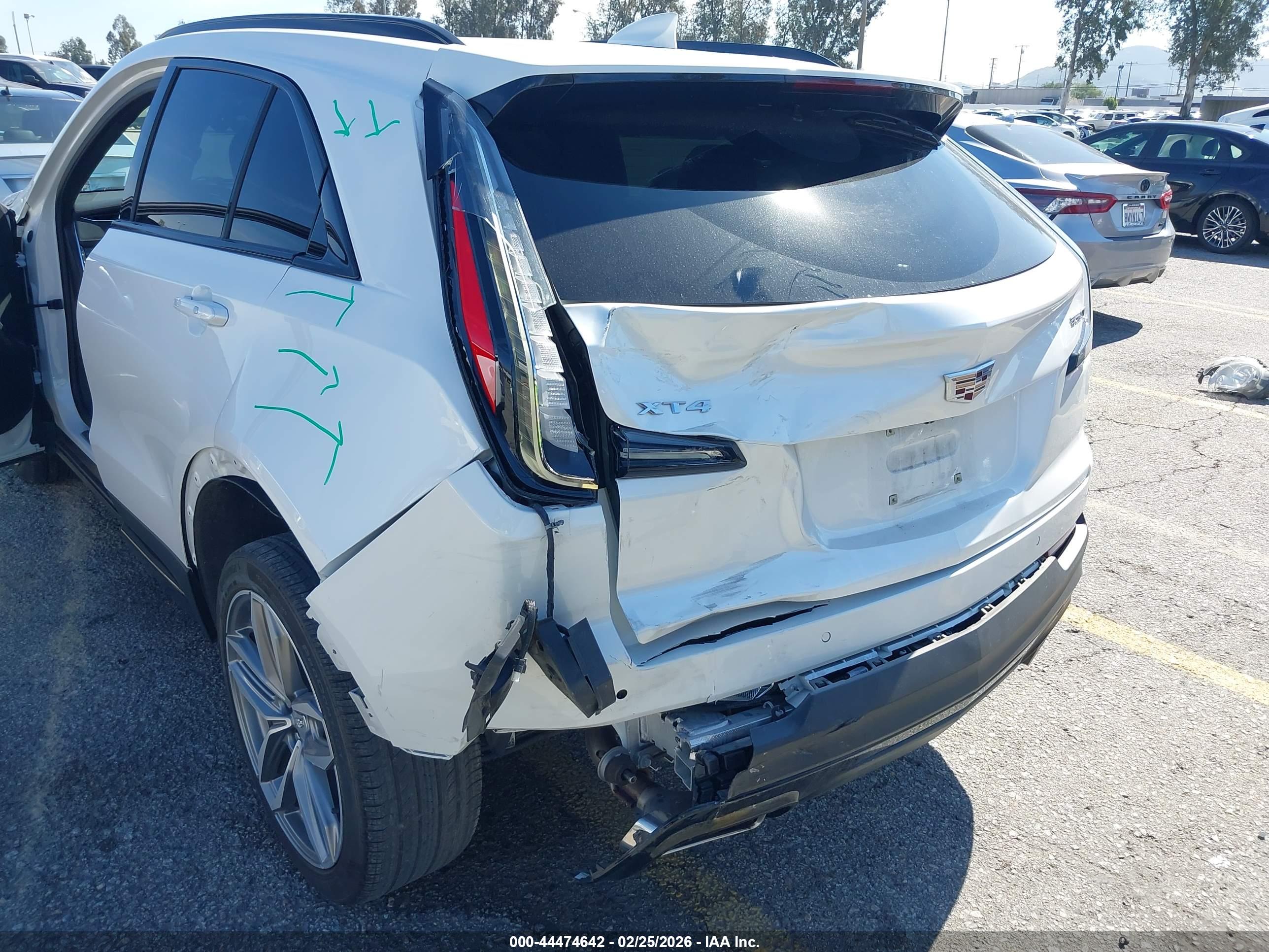 CADILLAC XT4 image 6