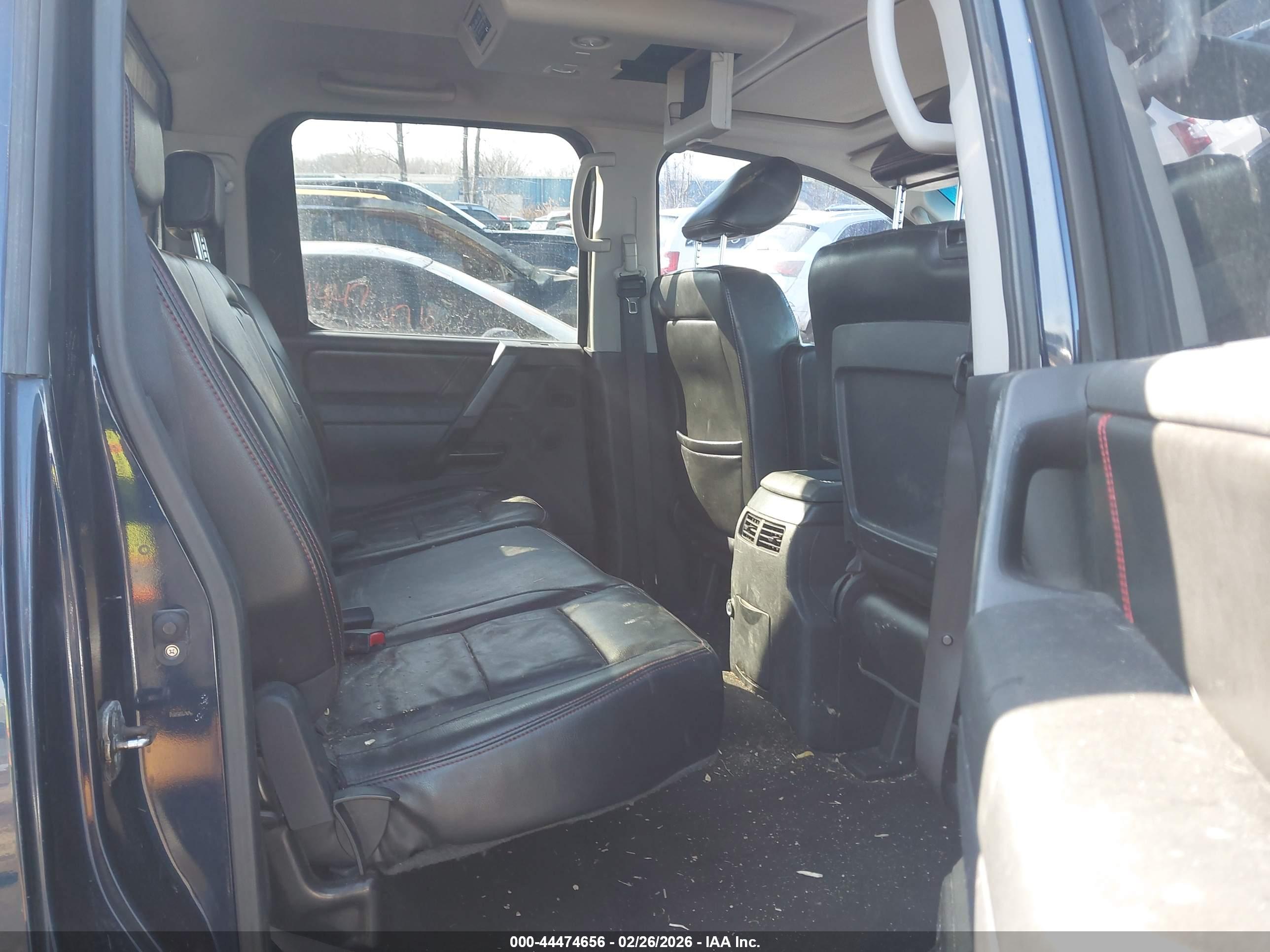 NISSAN TITAN image 8