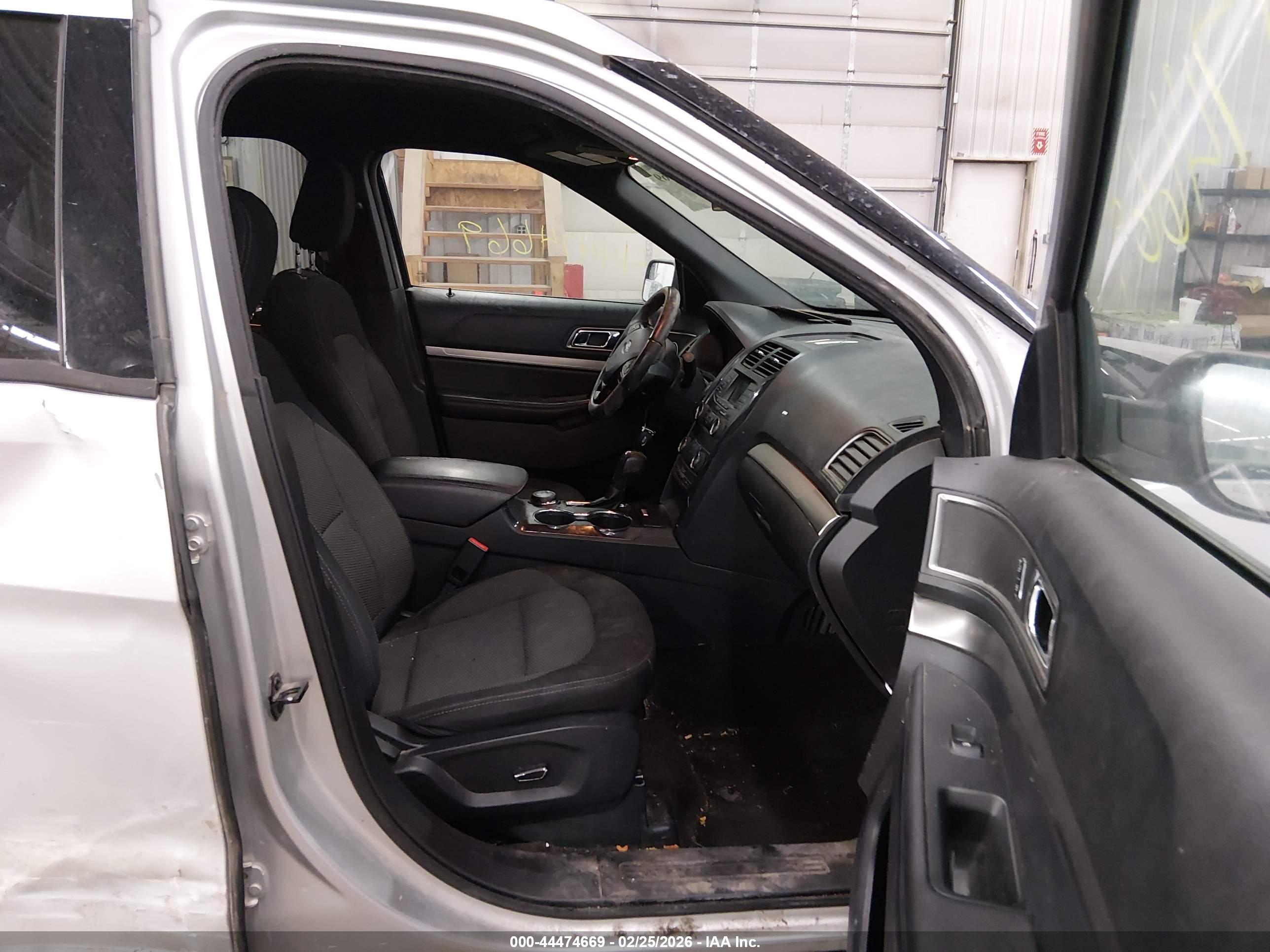 FORD EXPLORER image 5
