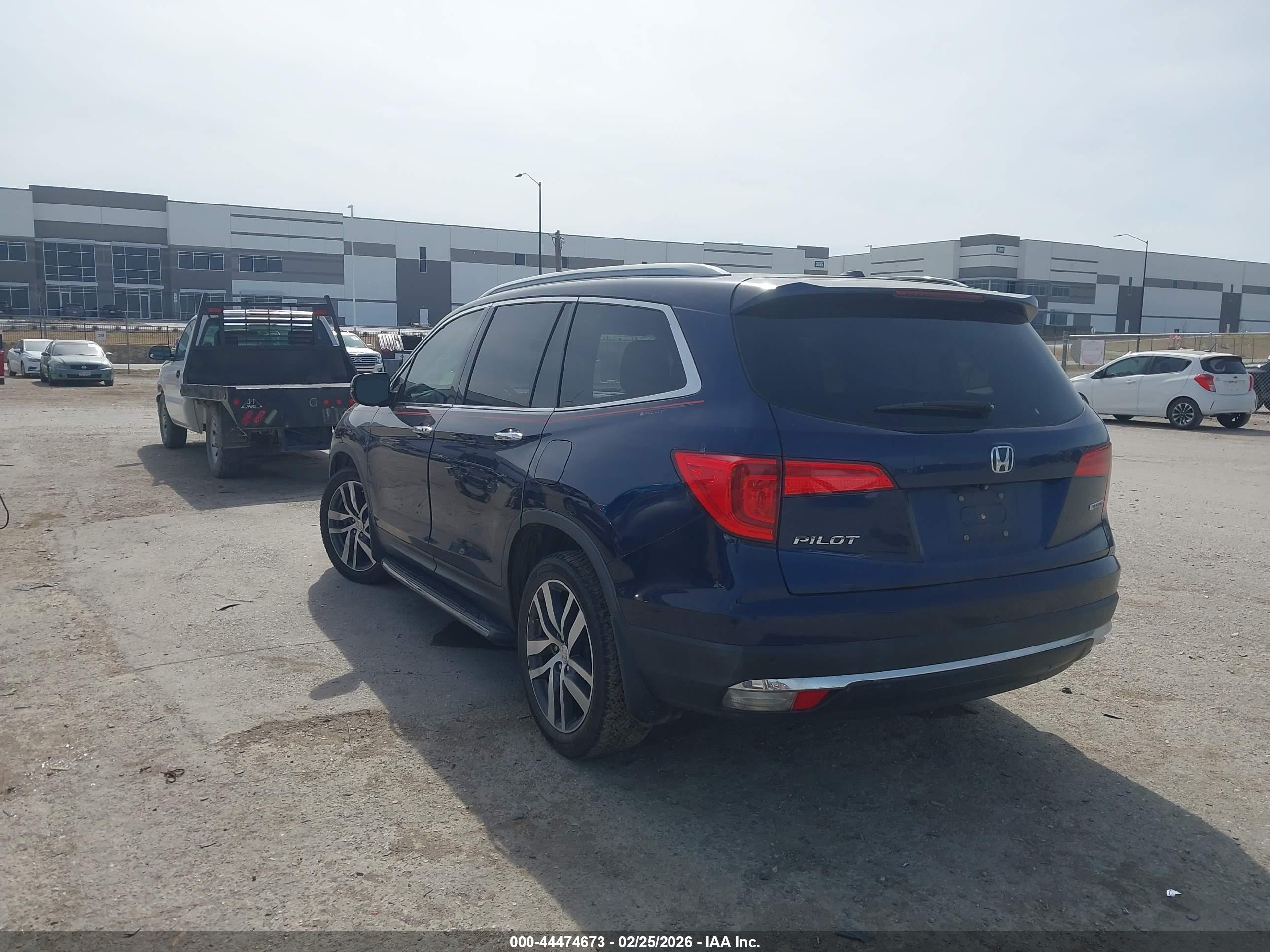 HONDA PILOT image 3