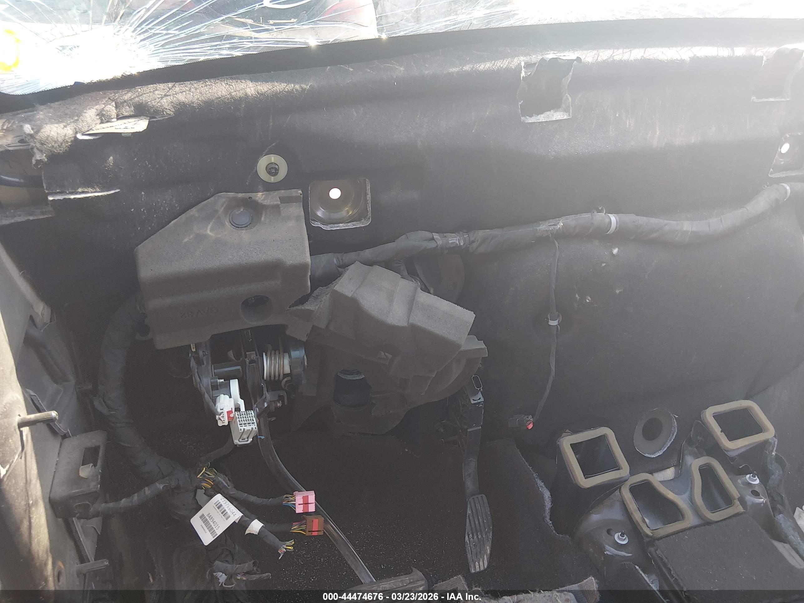 CHEVROLET SILVERADO image 6