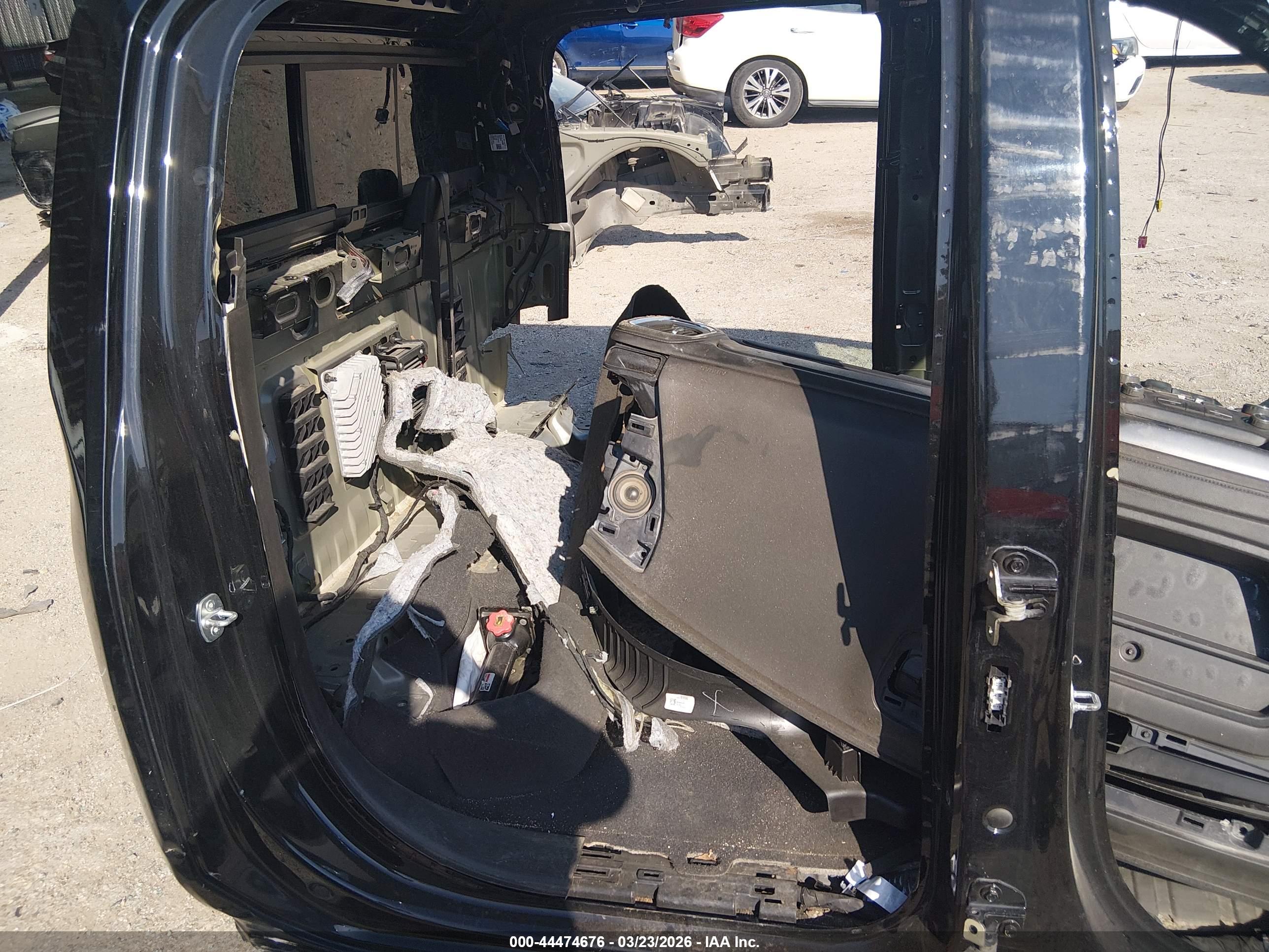 CHEVROLET SILVERADO image 8