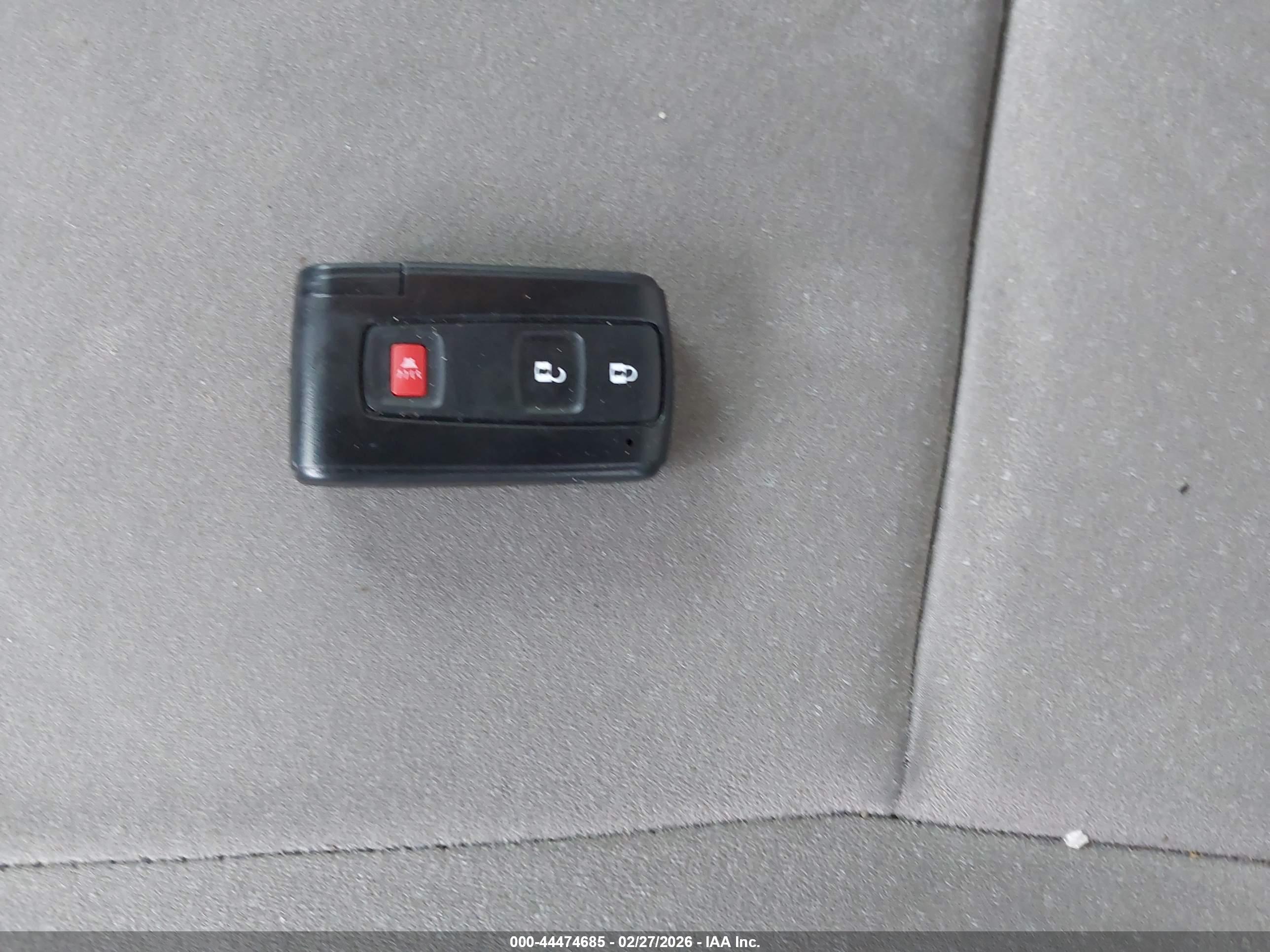 TOYOTA PRIUS image 11