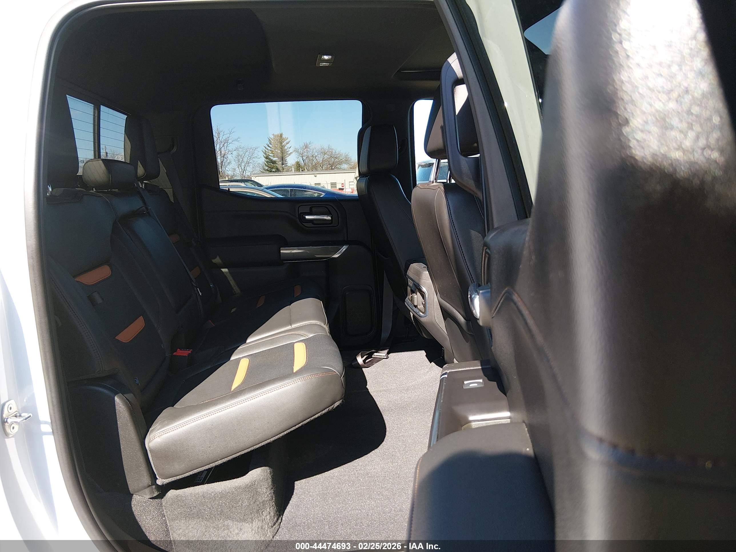 GMC SIERRA image 8