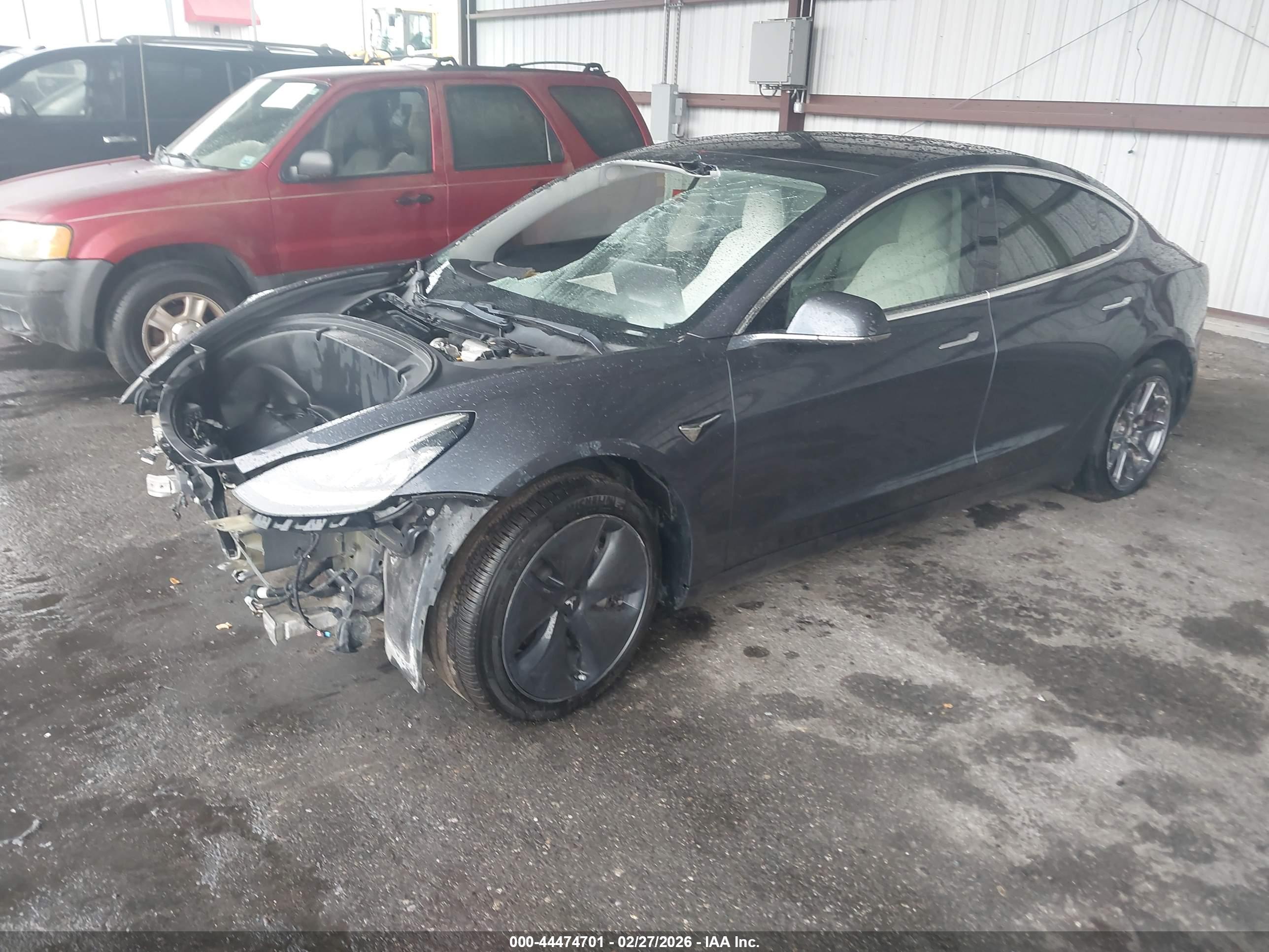 TESLA MODEL image 2