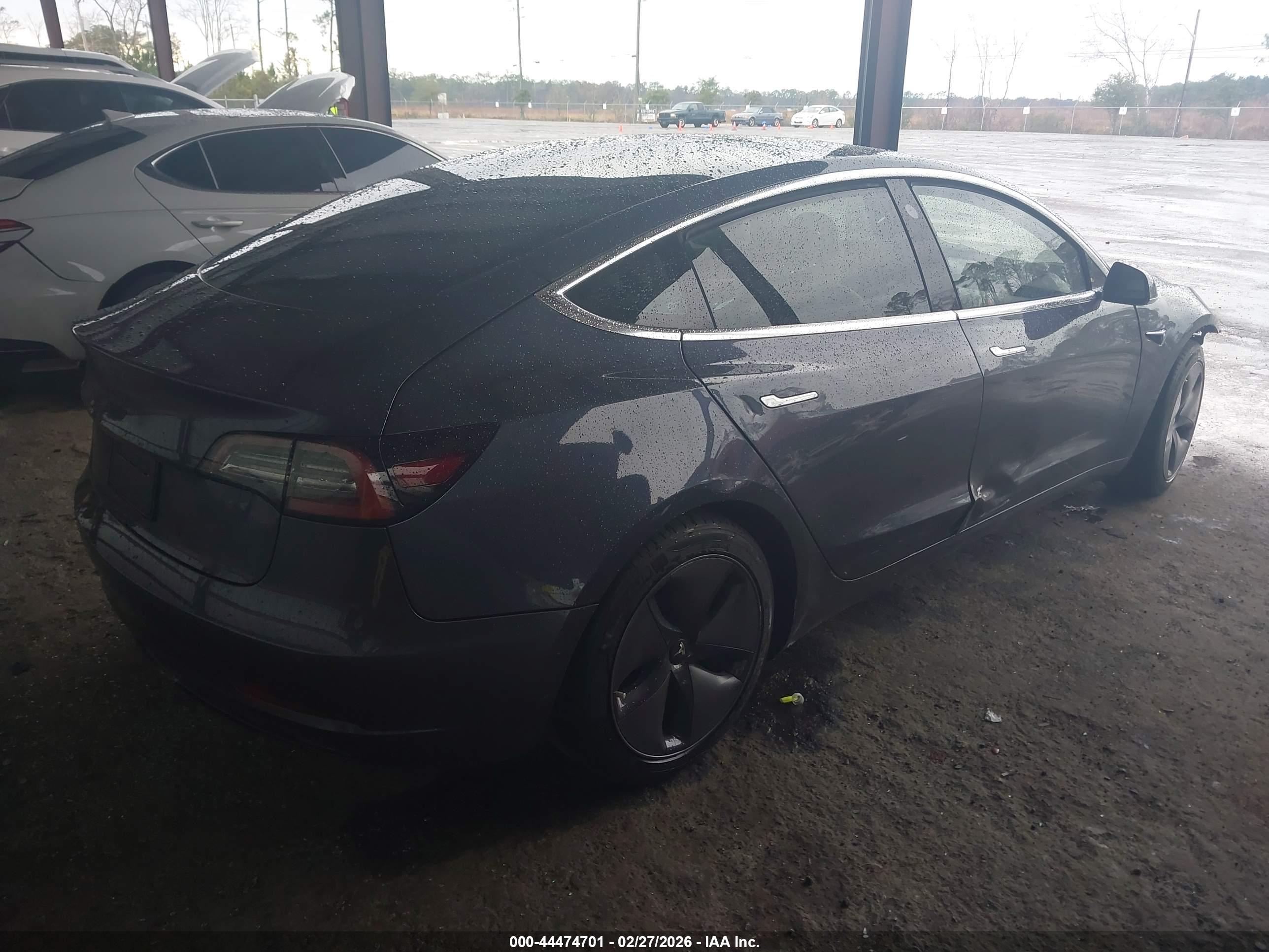 TESLA MODEL image 4