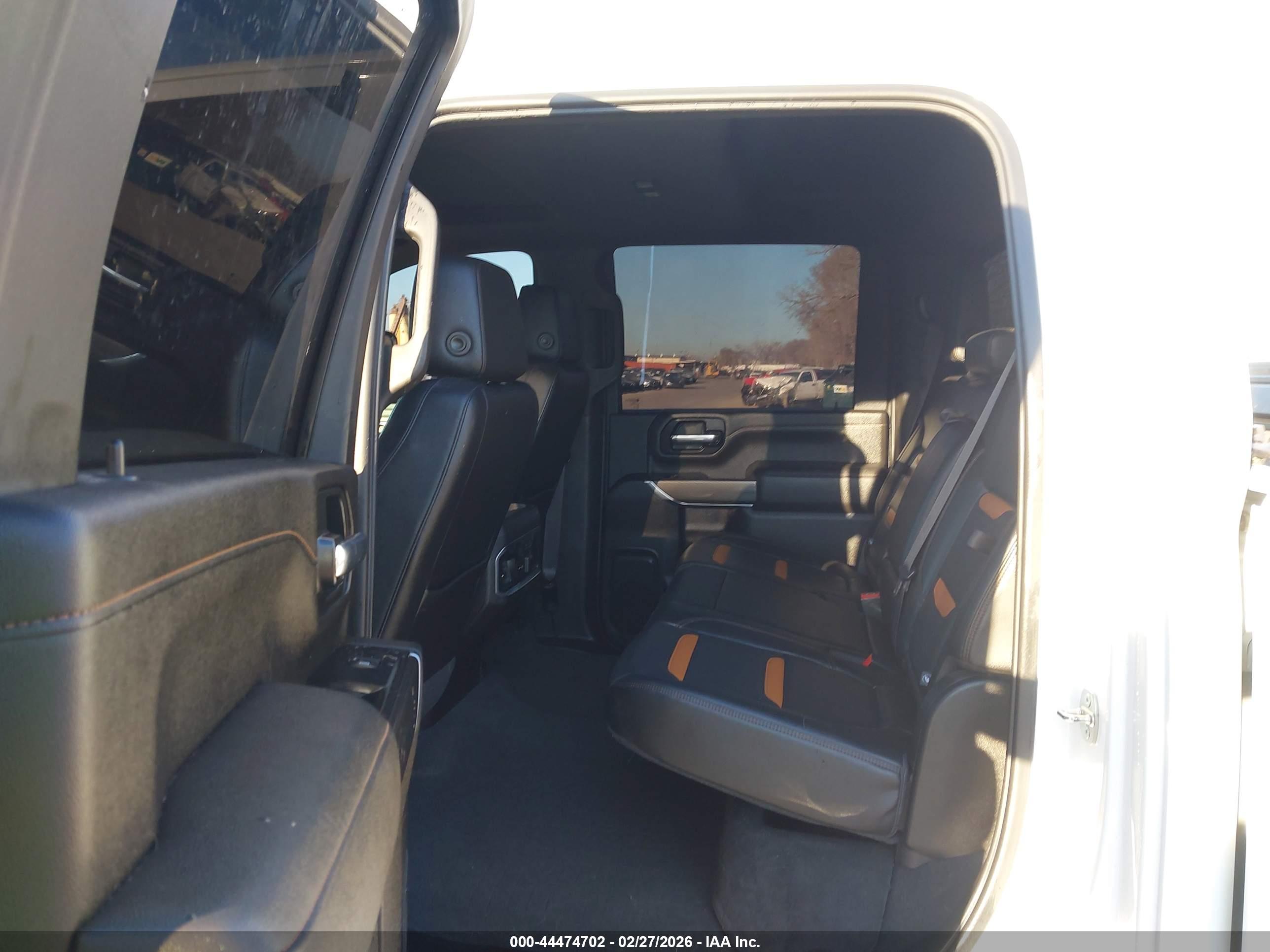 GMC SIERRA image 7
