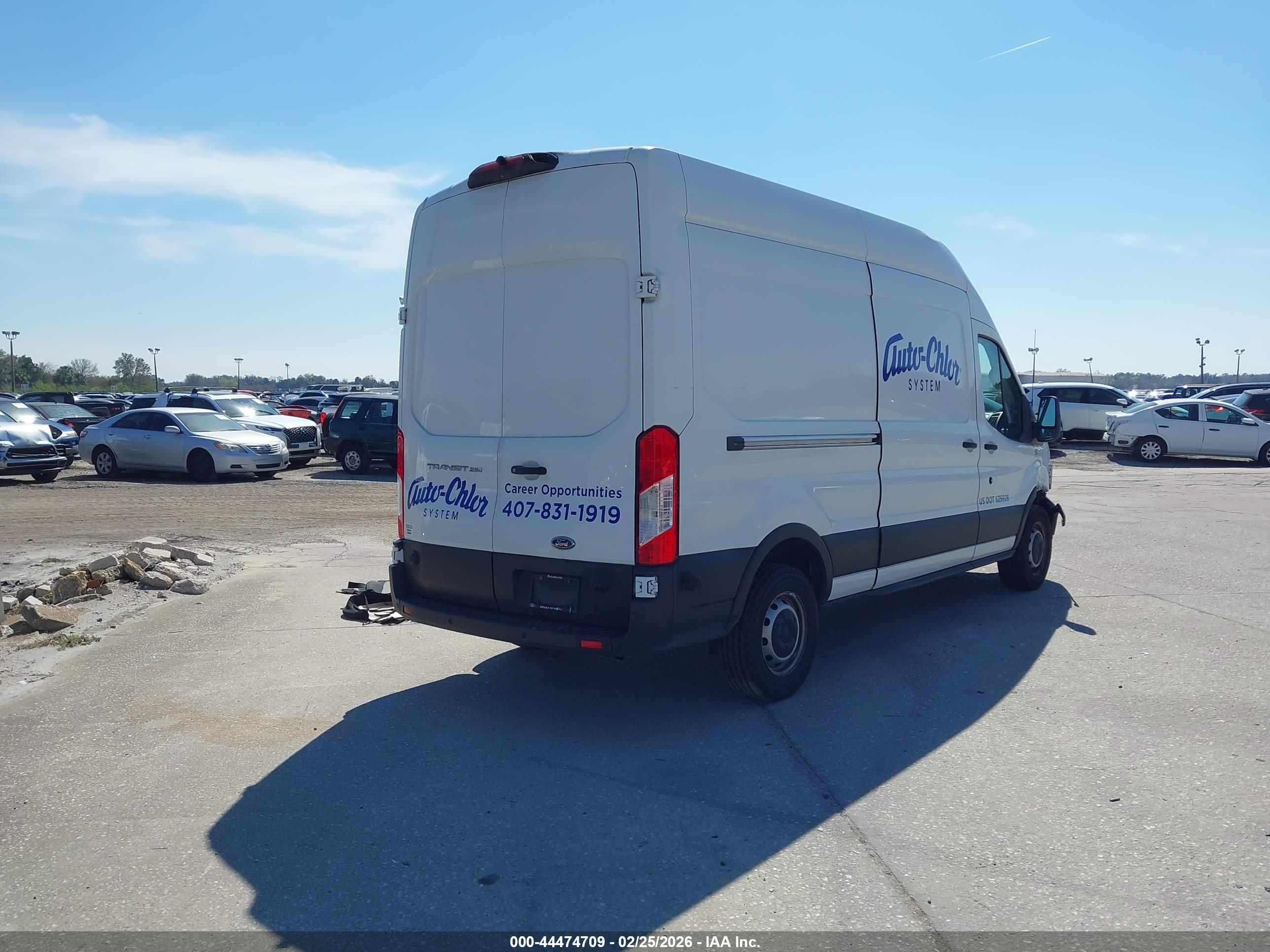 FORD TRANSIT-250 image 4