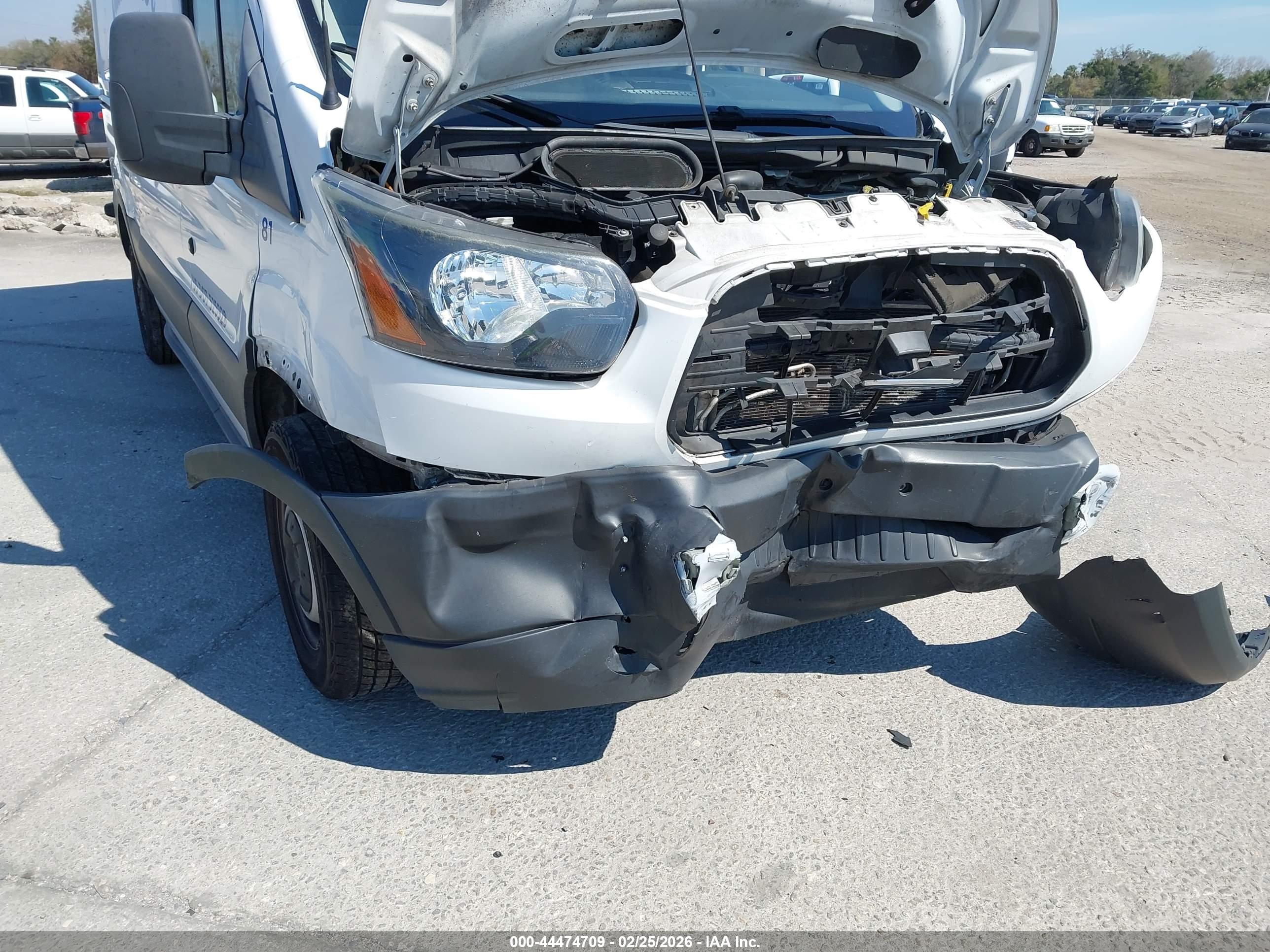 FORD TRANSIT-250 image 6