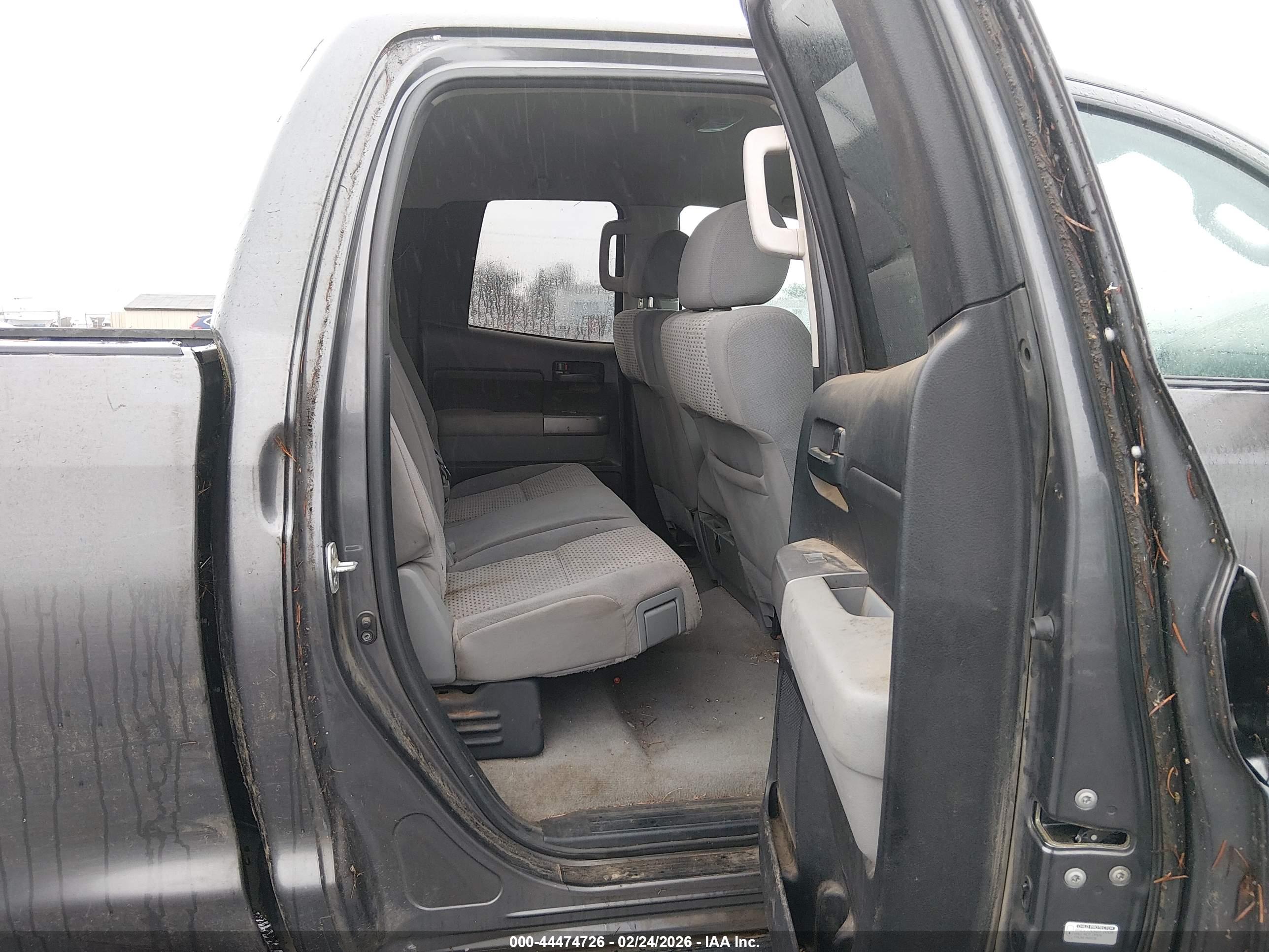 TOYOTA TUNDRA image 8