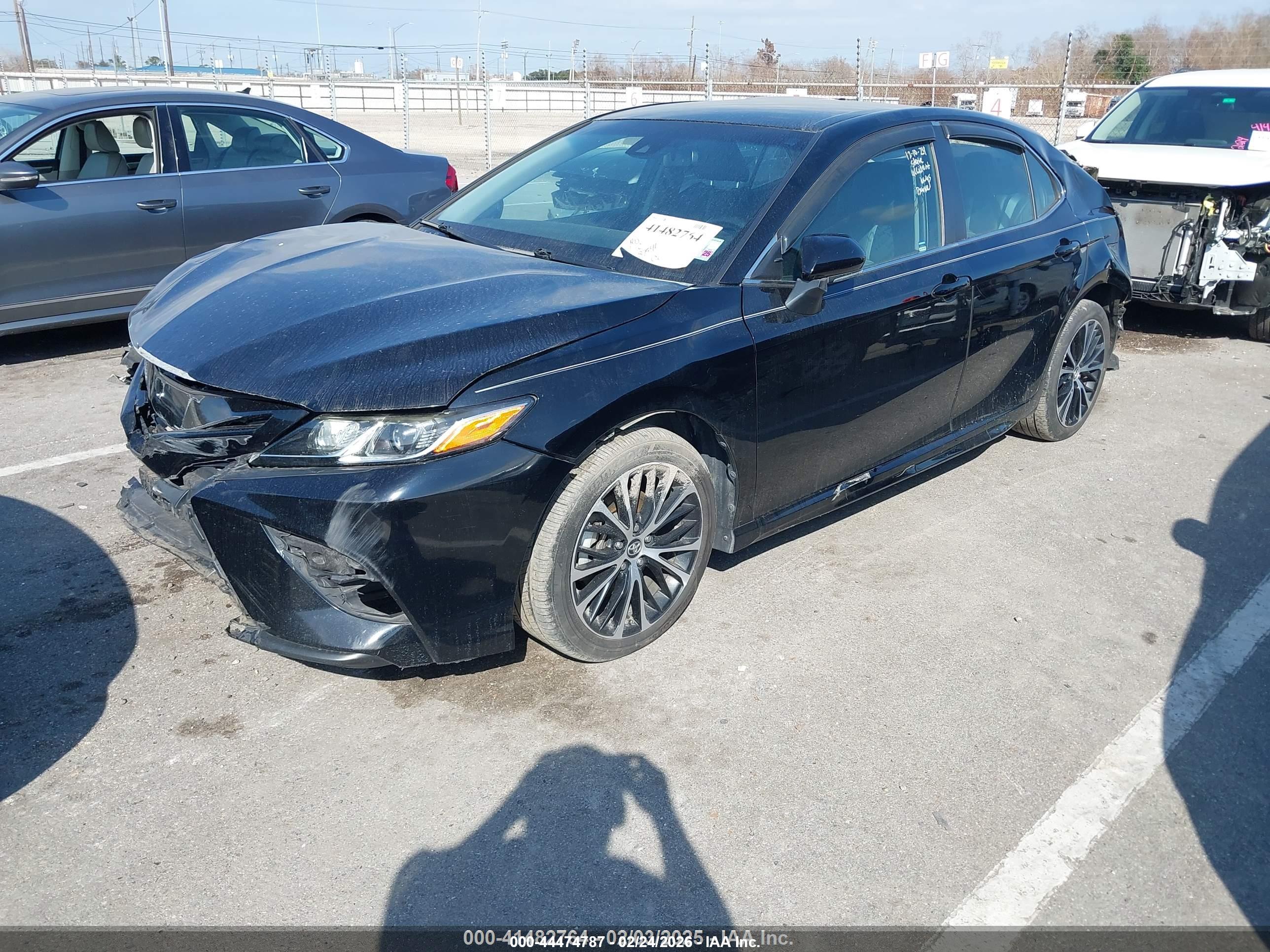 TOYOTA CAMRY image 2