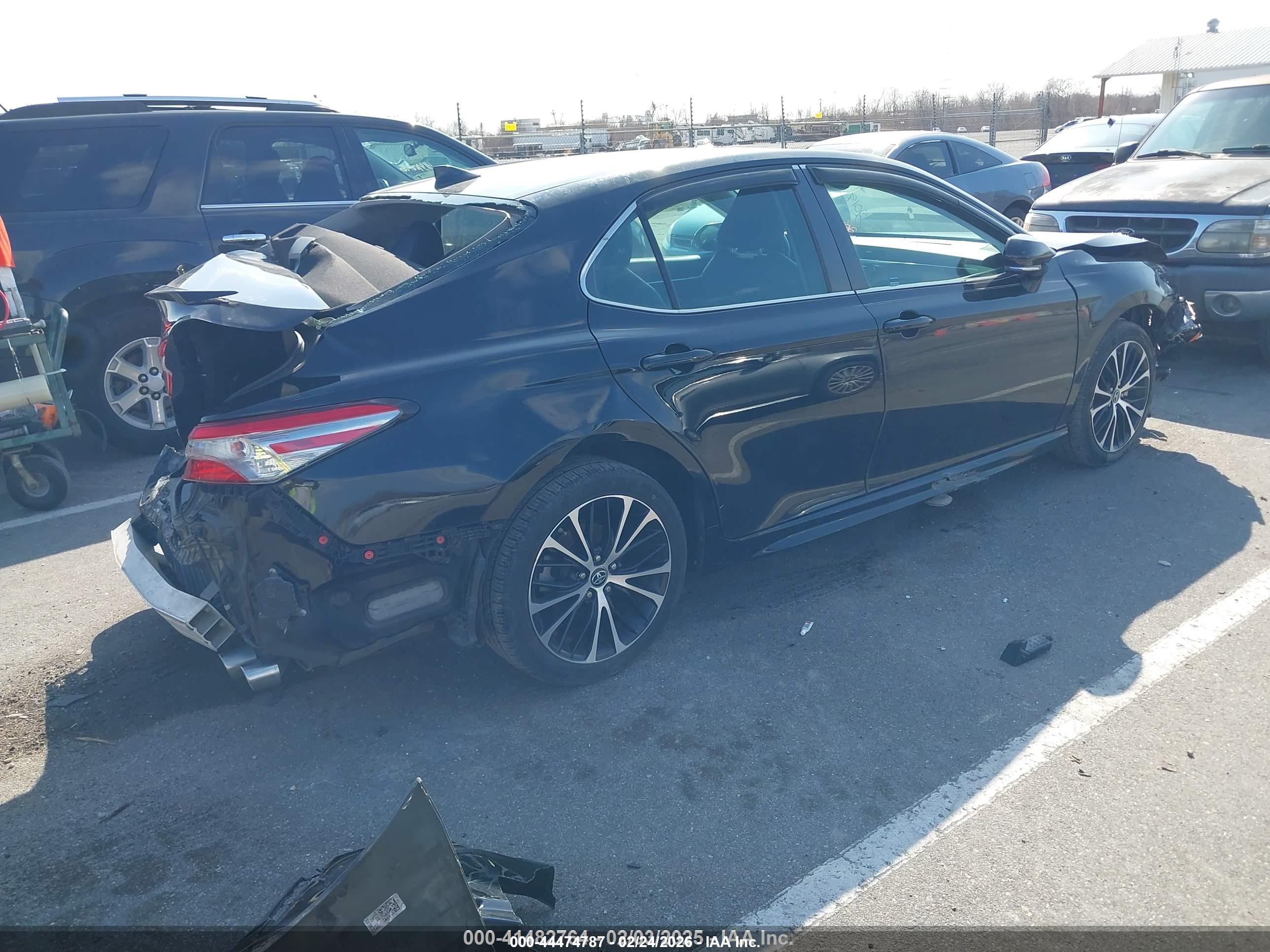 TOYOTA CAMRY image 4