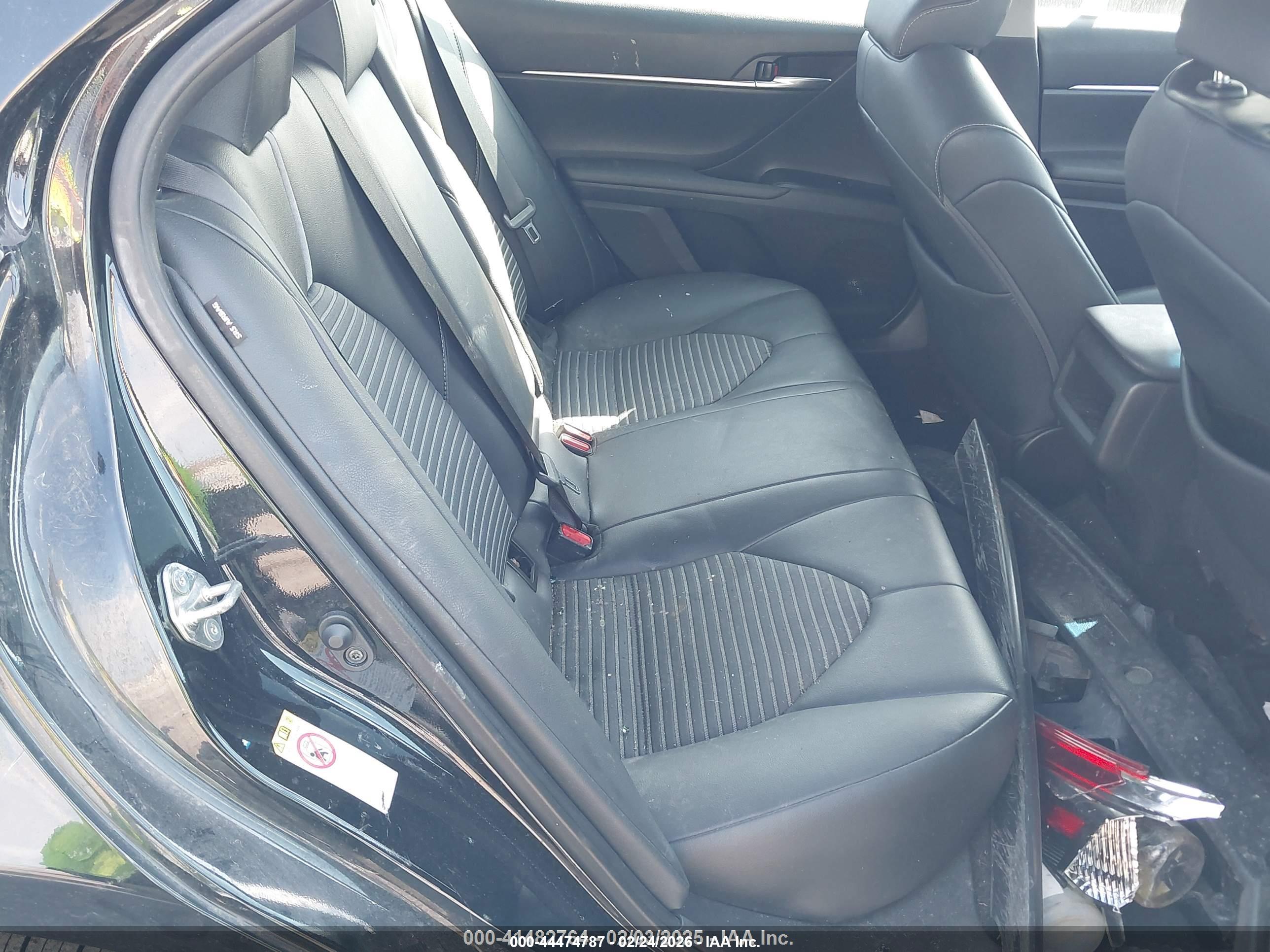 TOYOTA CAMRY image 8