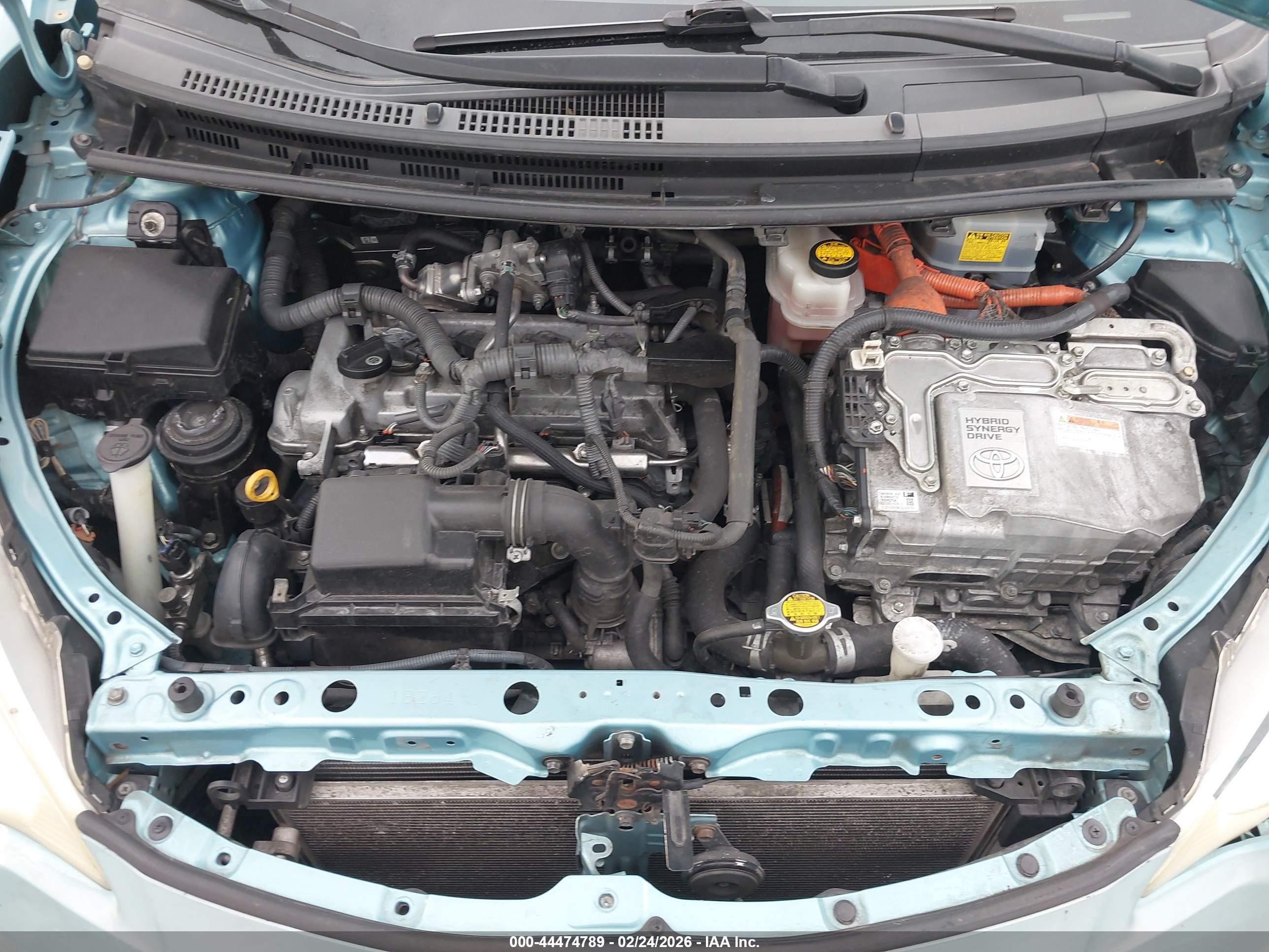 TOYOTA PRIUS image 10