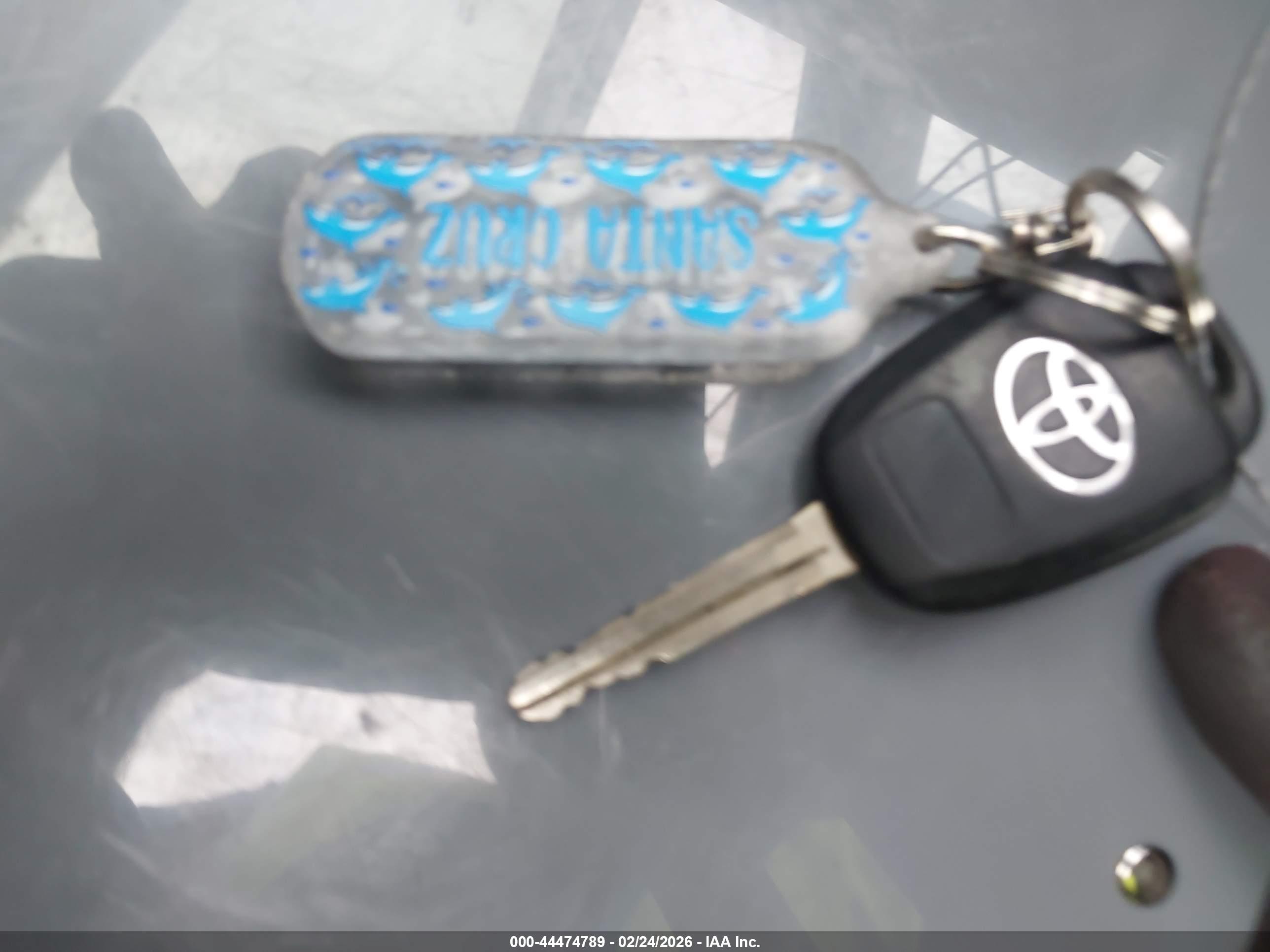 TOYOTA PRIUS image 11