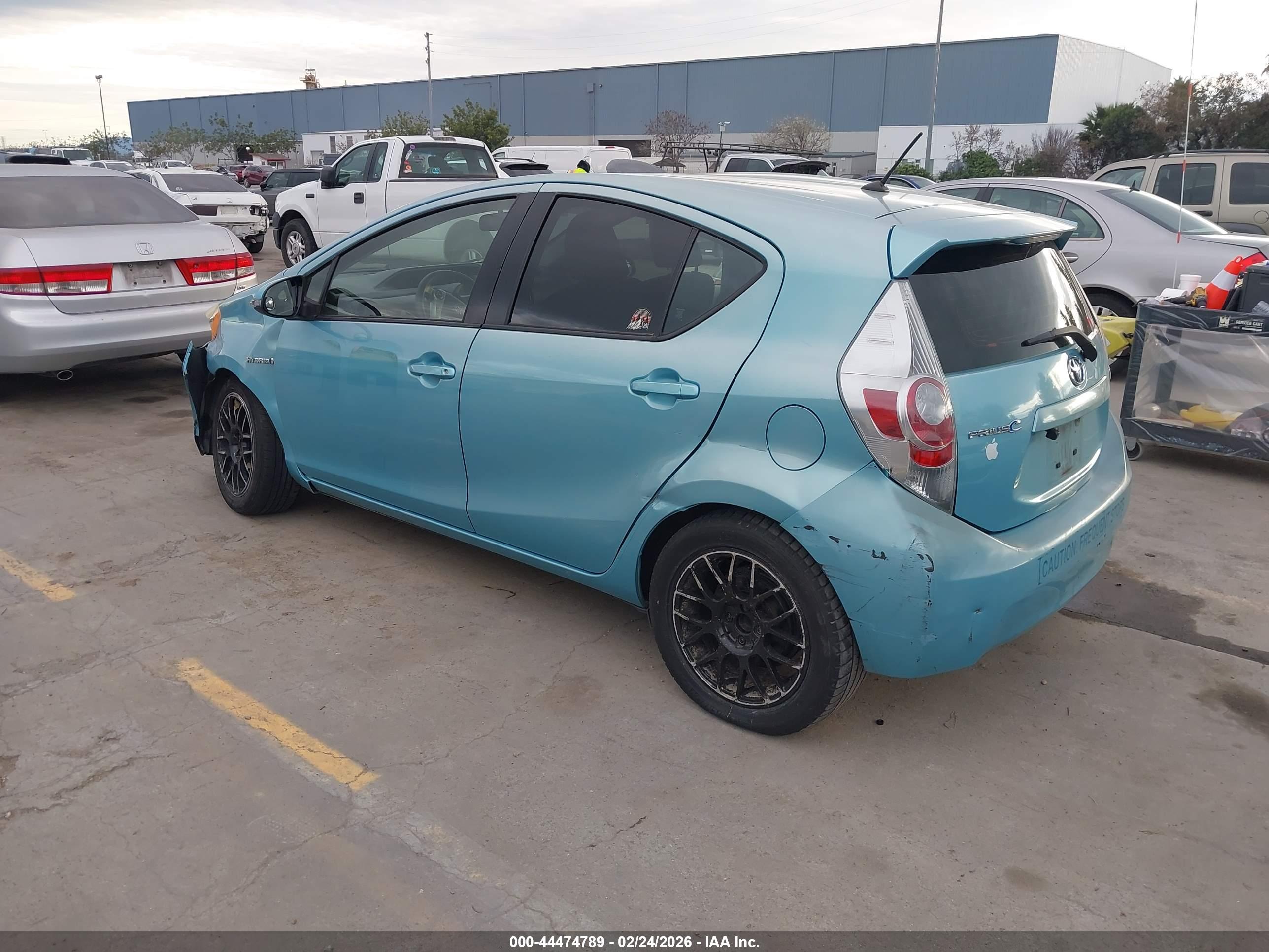 TOYOTA PRIUS image 3