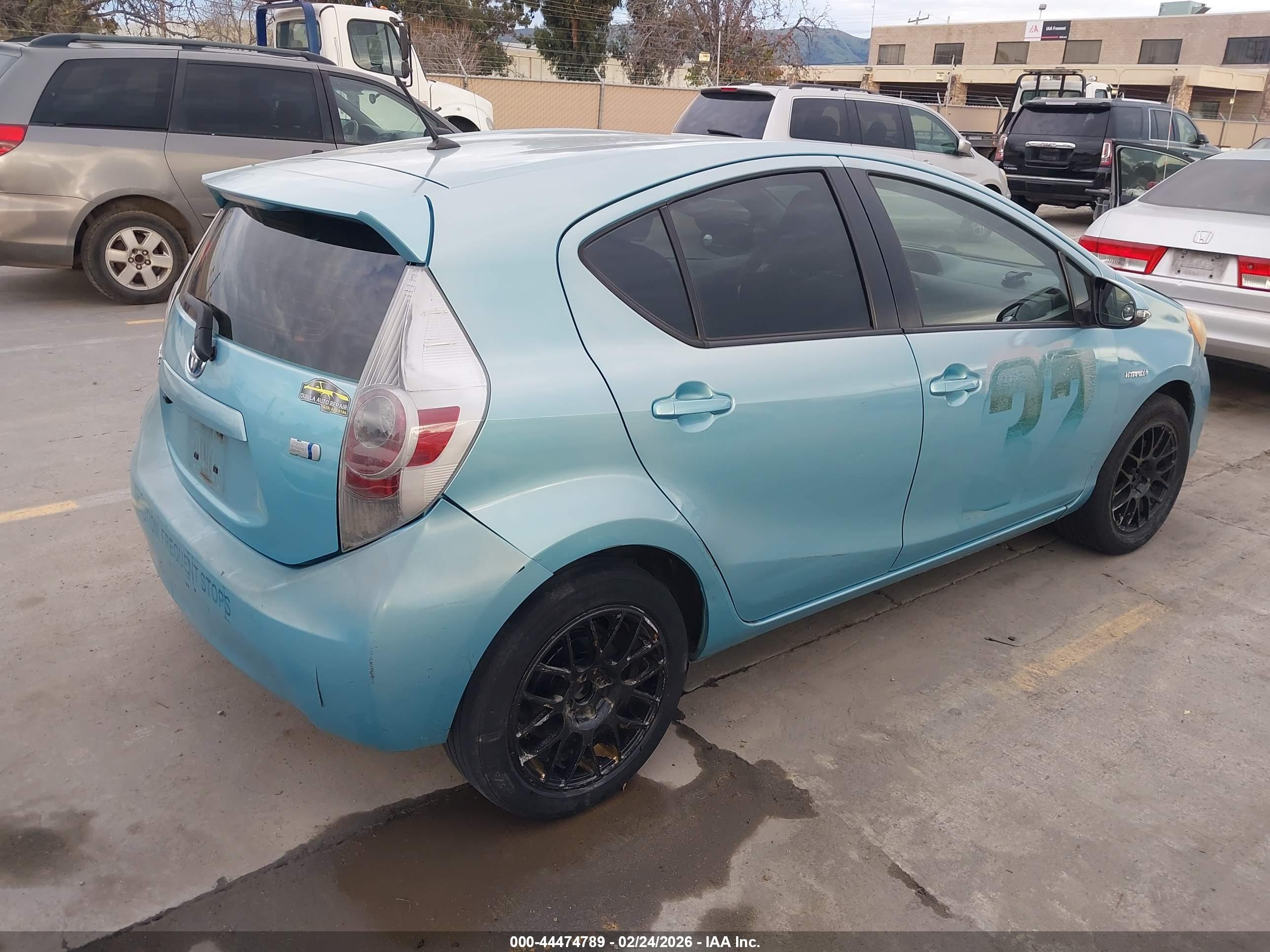 TOYOTA PRIUS image 4