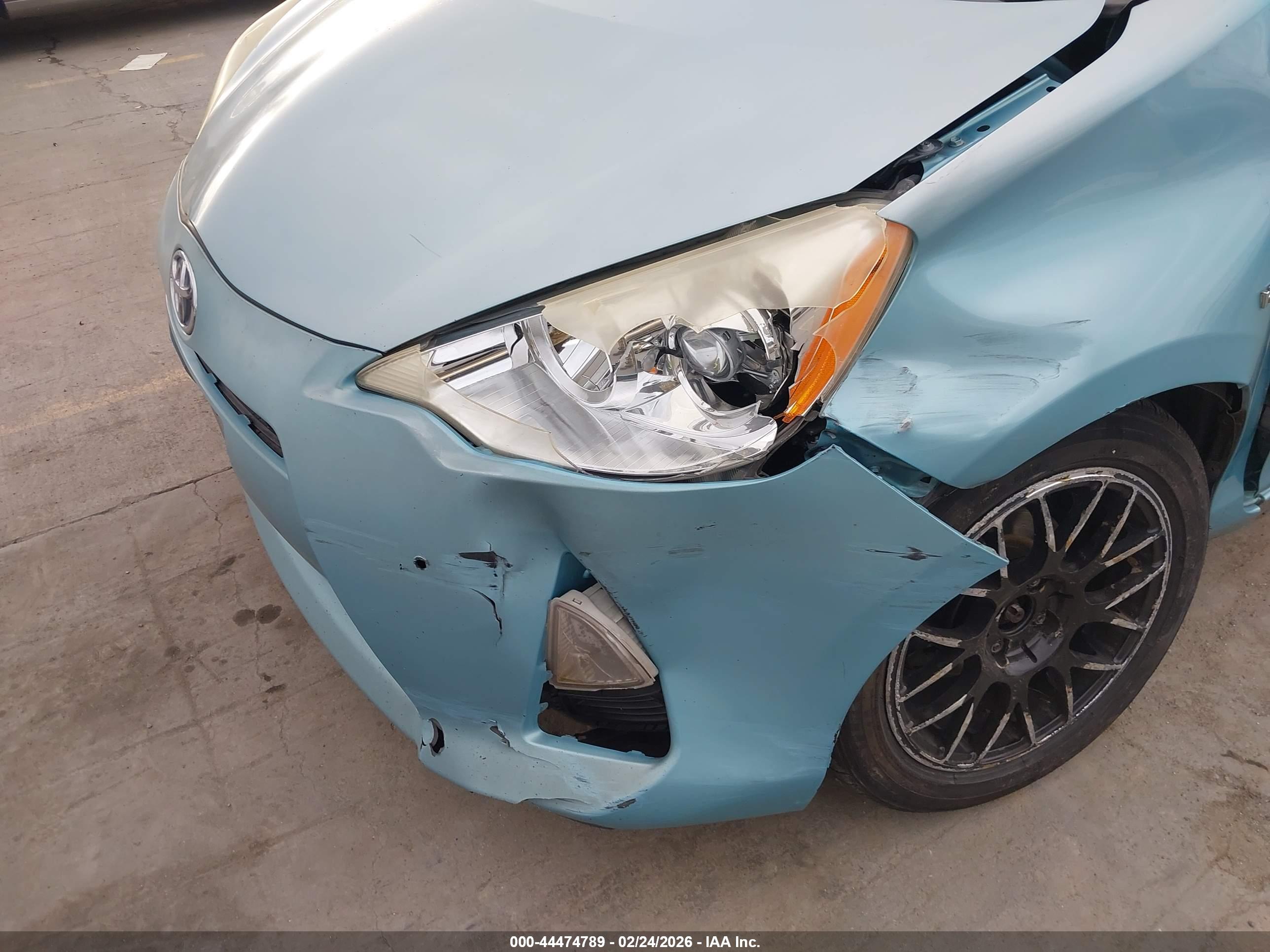 TOYOTA PRIUS image 6