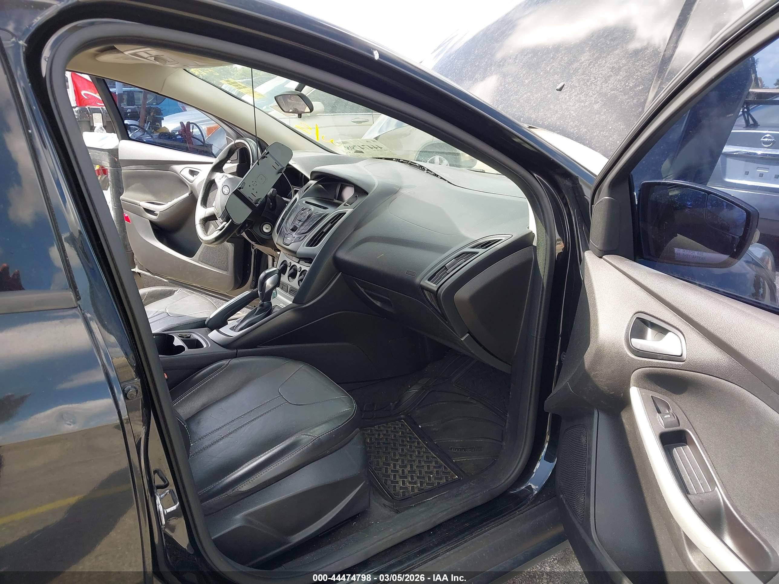 FORD FOCUS image 5