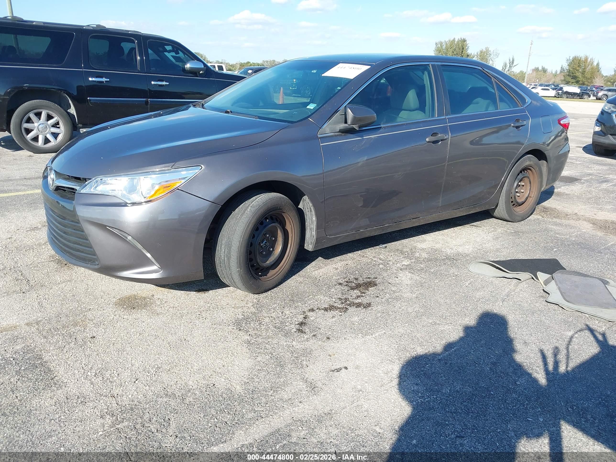 TOYOTA CAMRY image 2