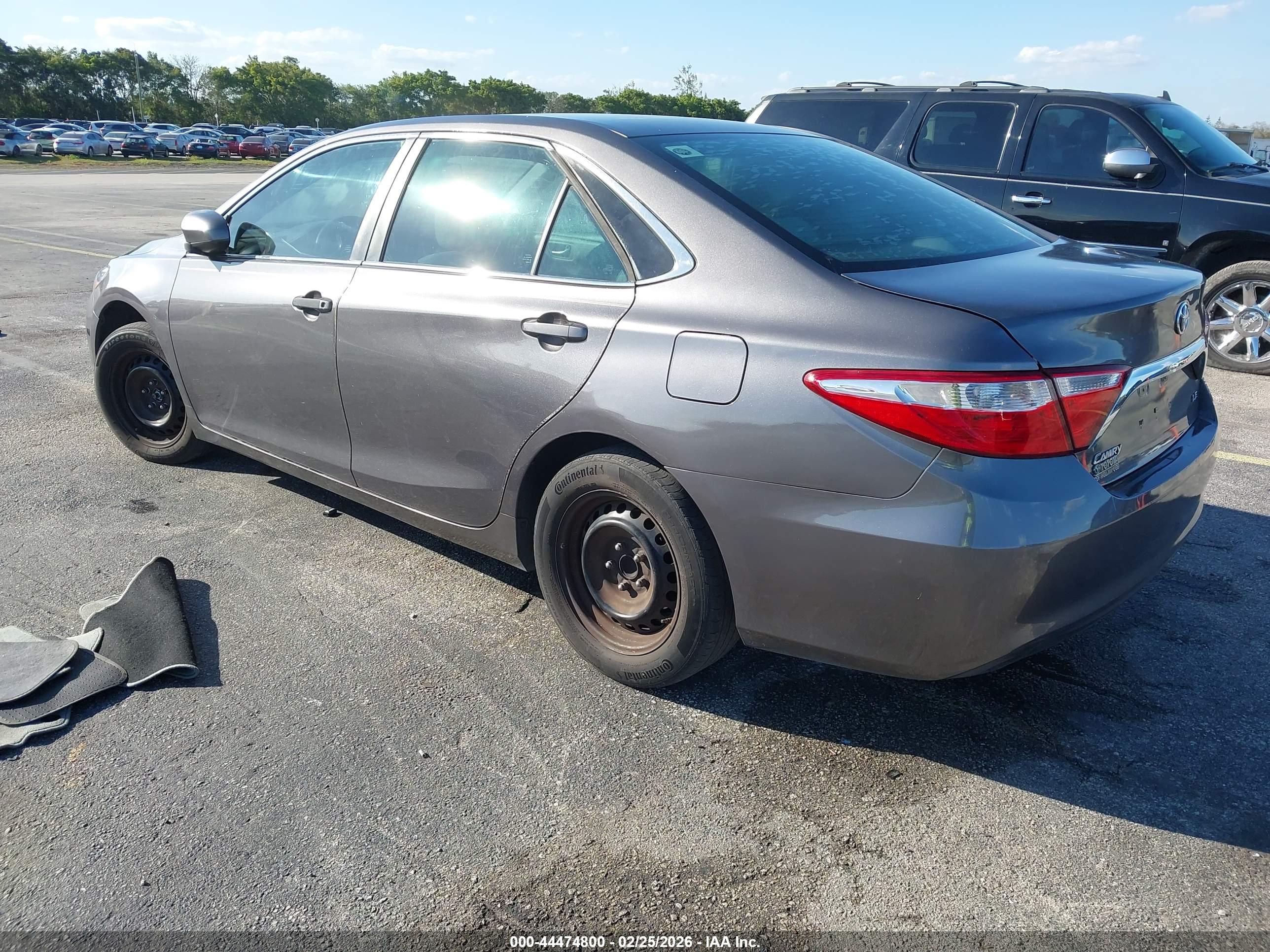 TOYOTA CAMRY image 3
