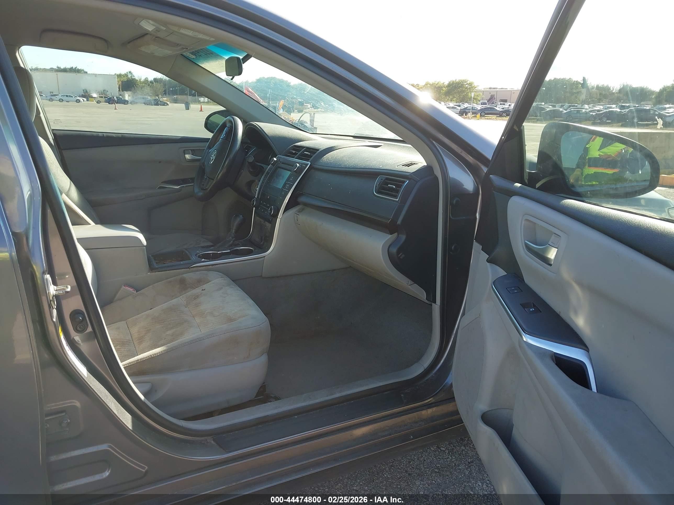 TOYOTA CAMRY image 5