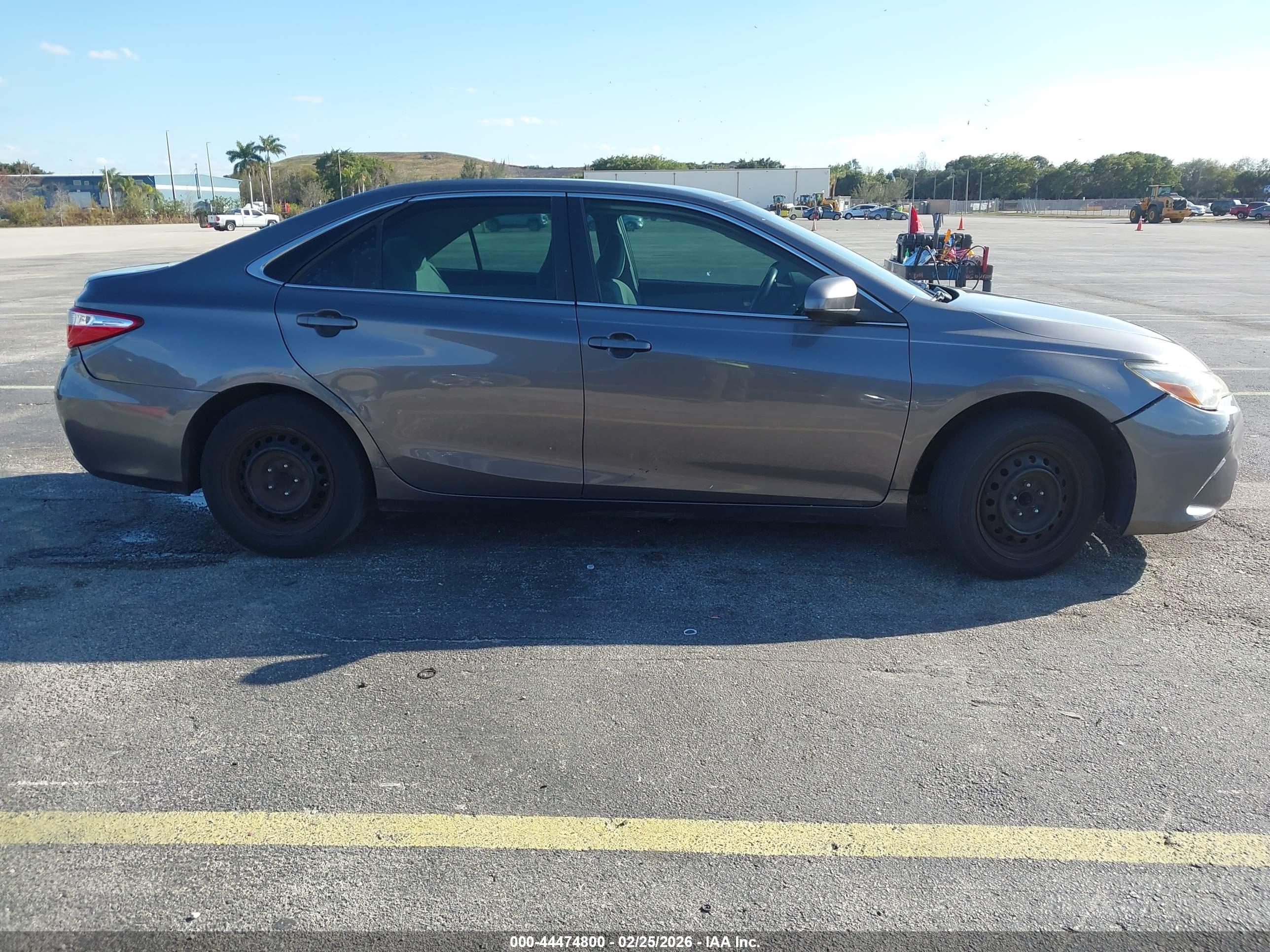 TOYOTA CAMRY image 6