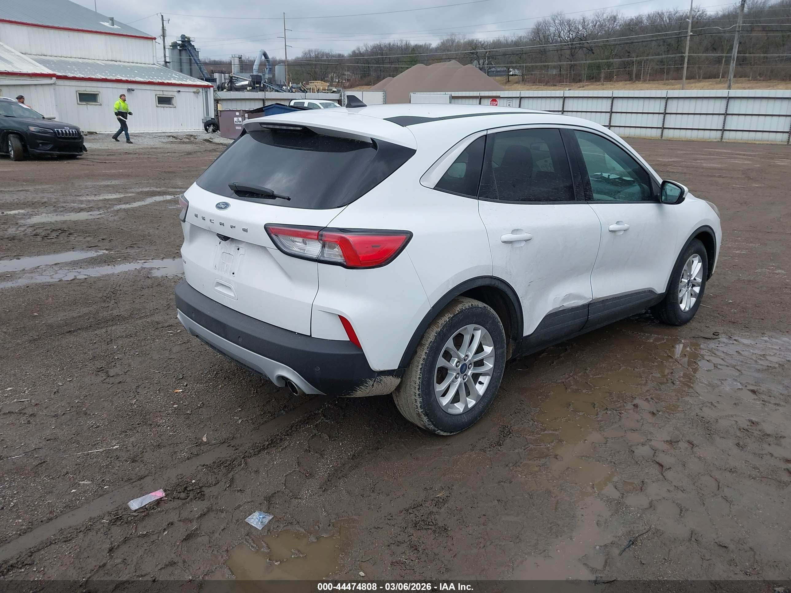 FORD ESCAPE image 4