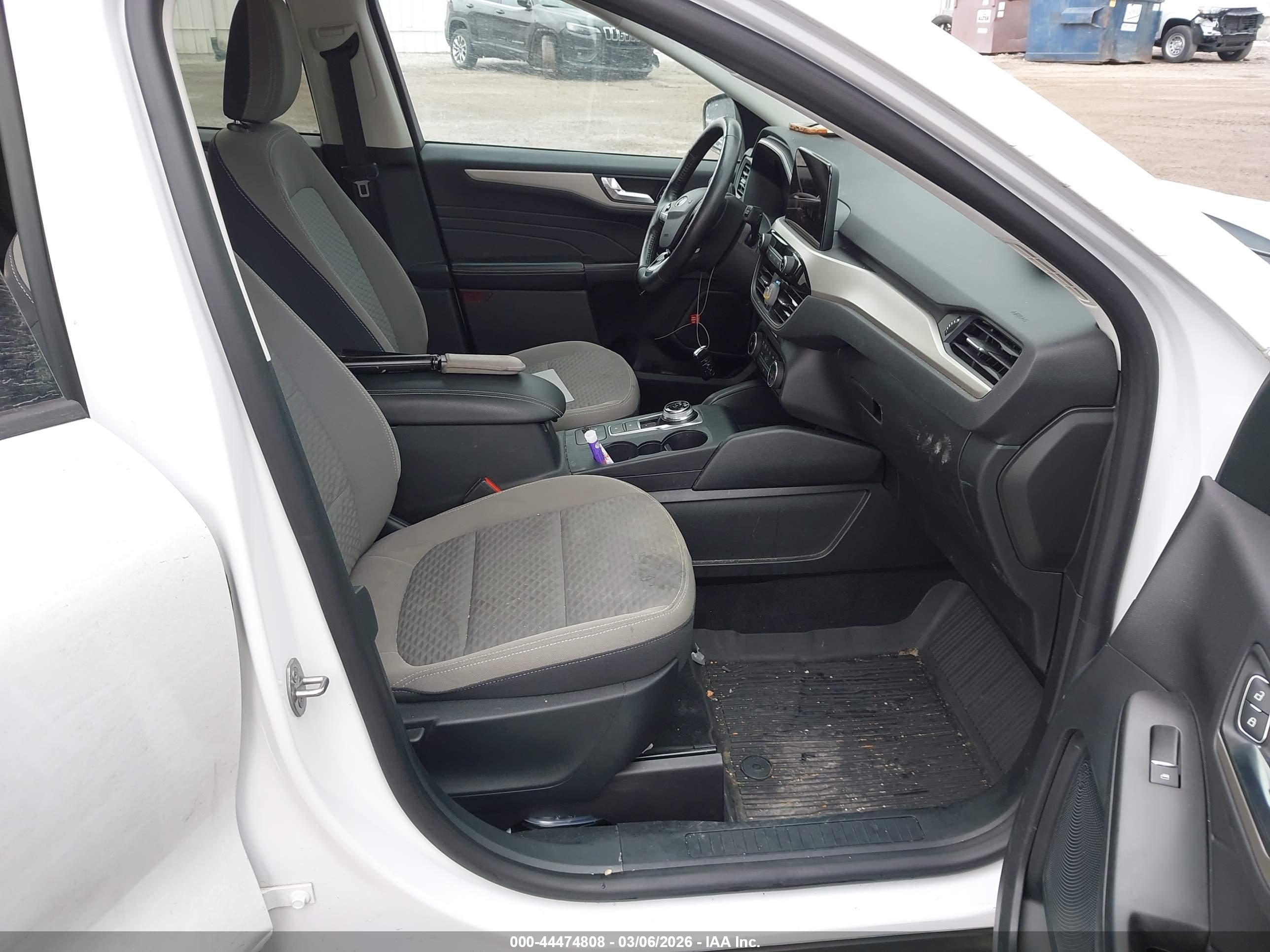 FORD ESCAPE image 5