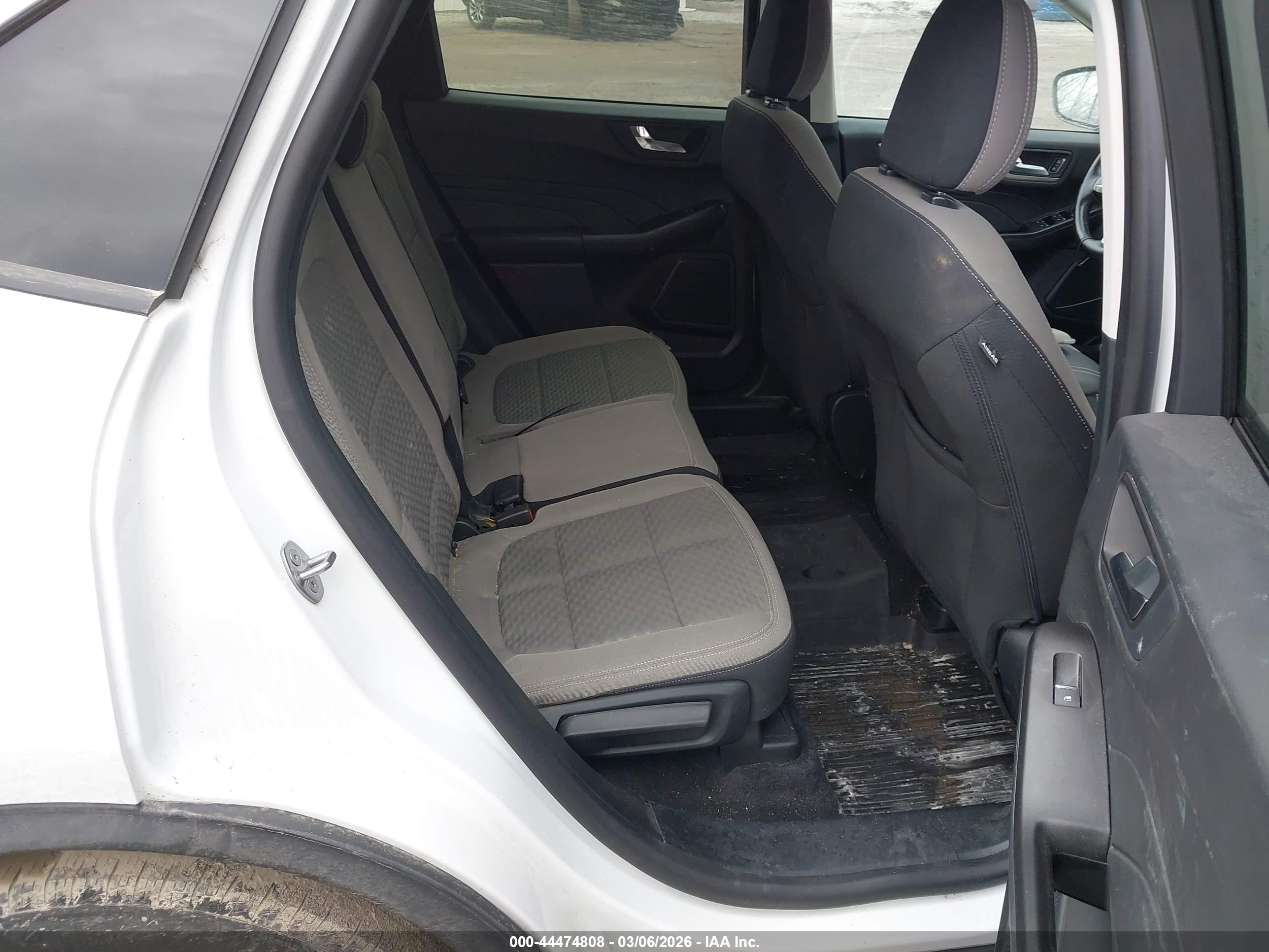 FORD ESCAPE image 8