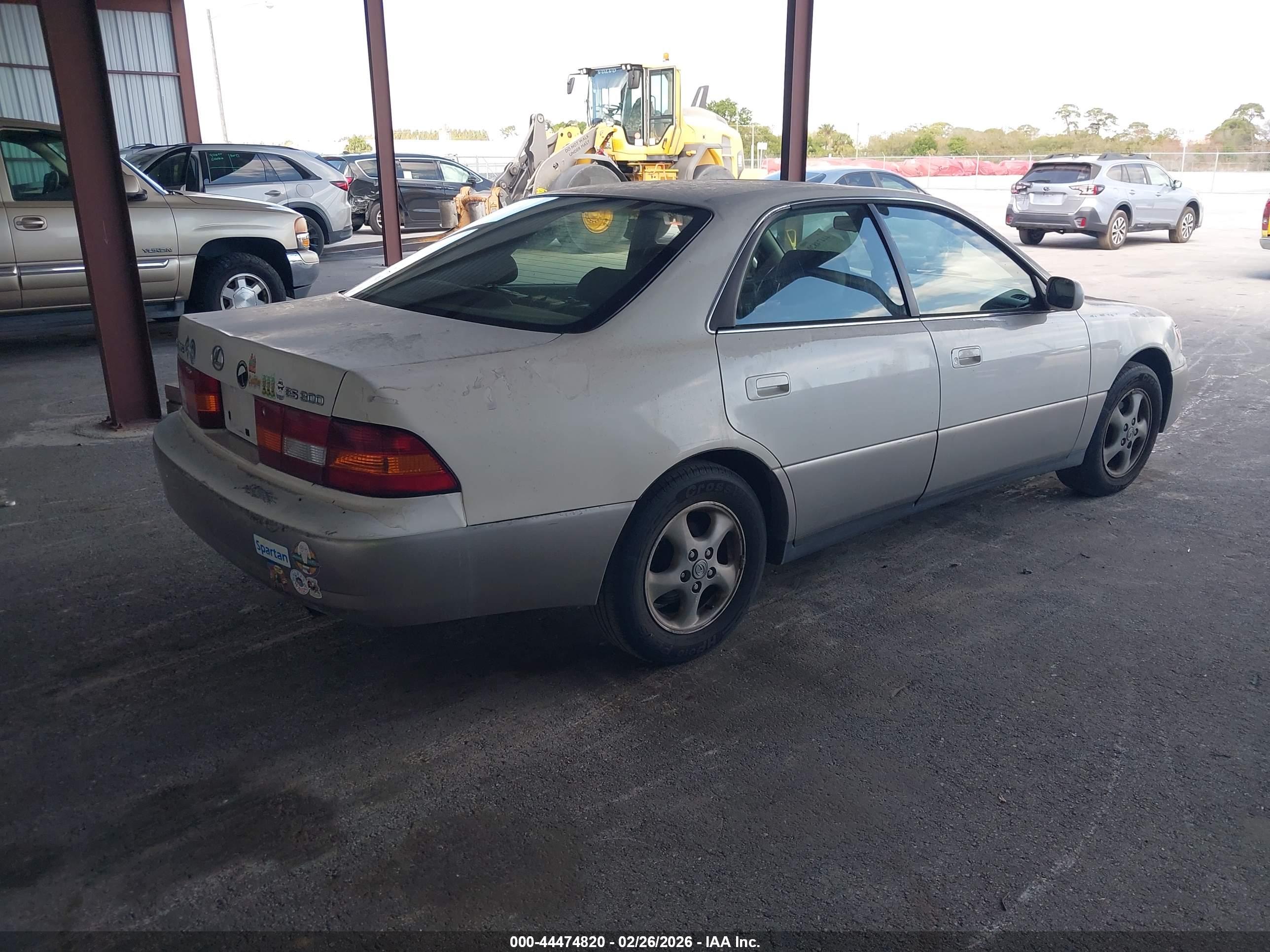 LEXUS ES image 4
