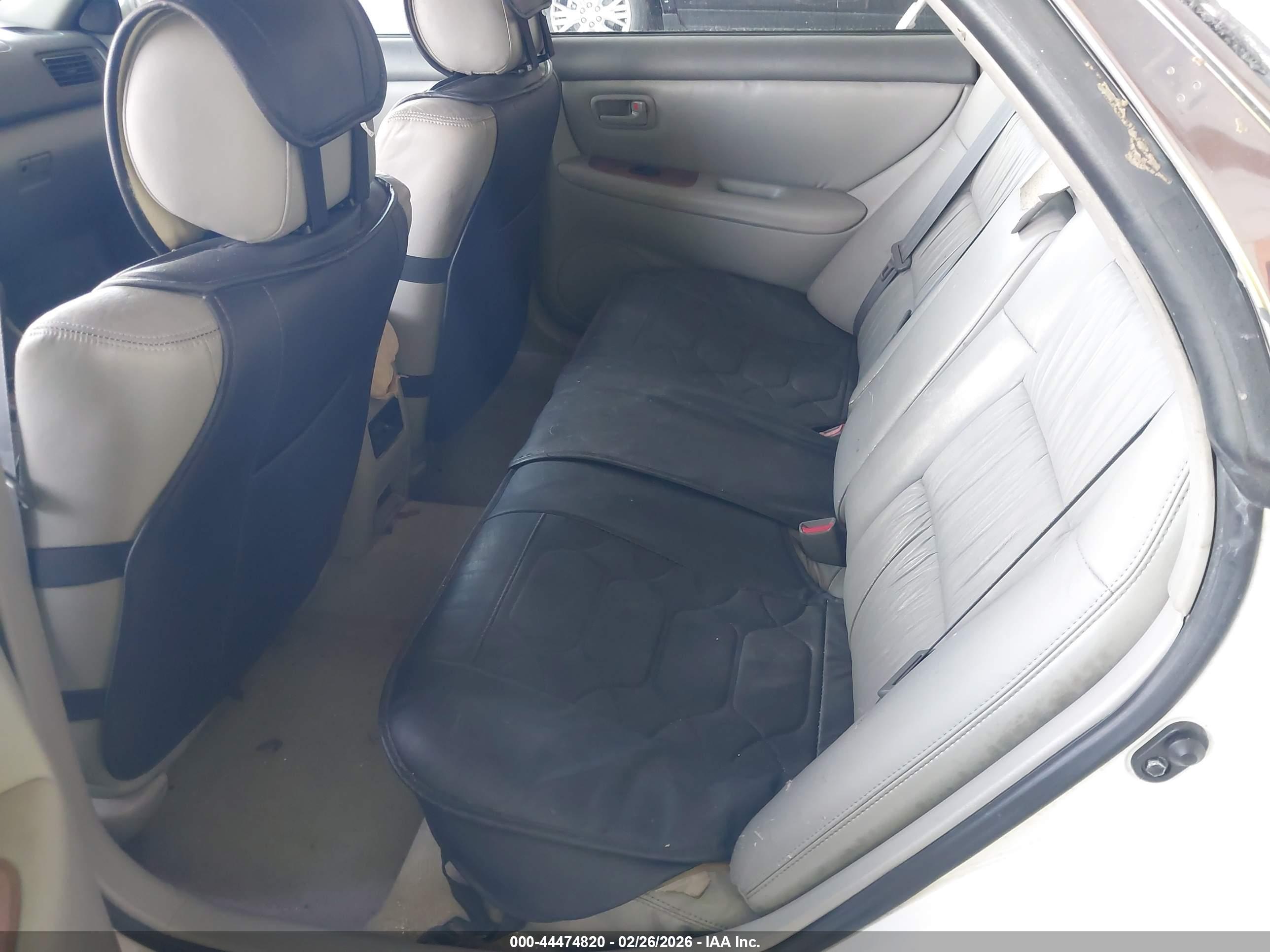 LEXUS ES image 8