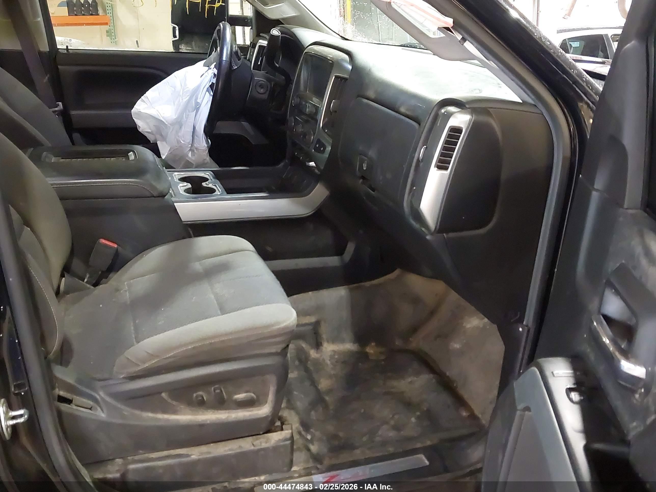 CHEVROLET SILVERADO image 5